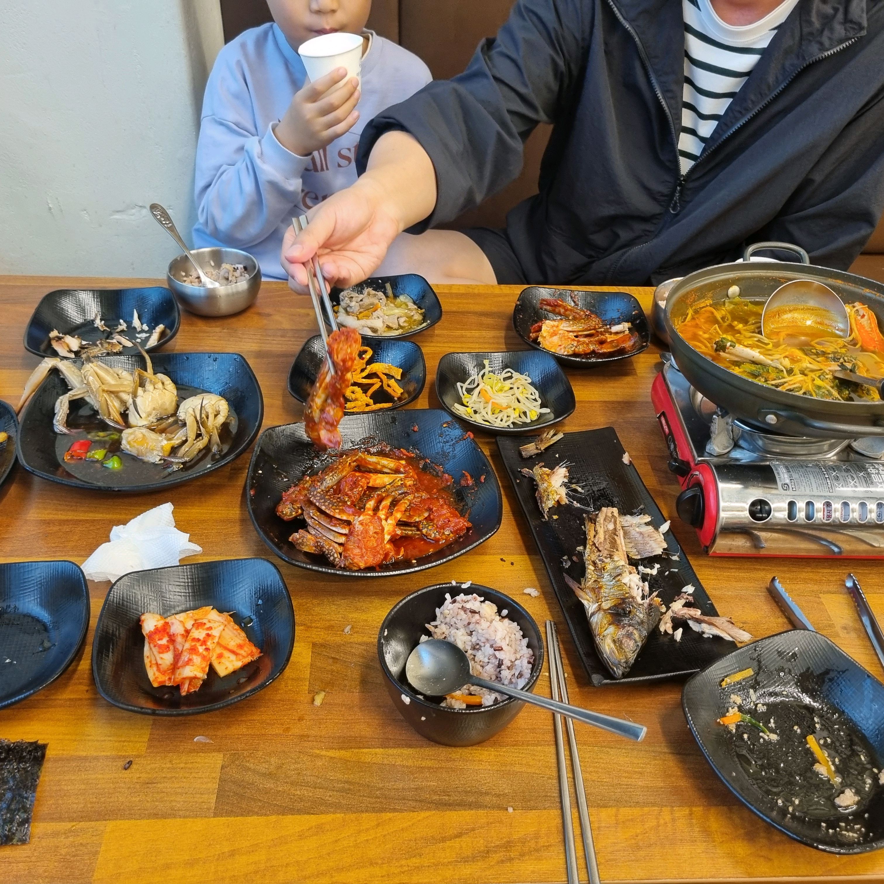 정신없이 먹다가 뒤늦게 사진을ㅋㅋ - 인천 맛집 간장게장 무한리필 꽃게생각