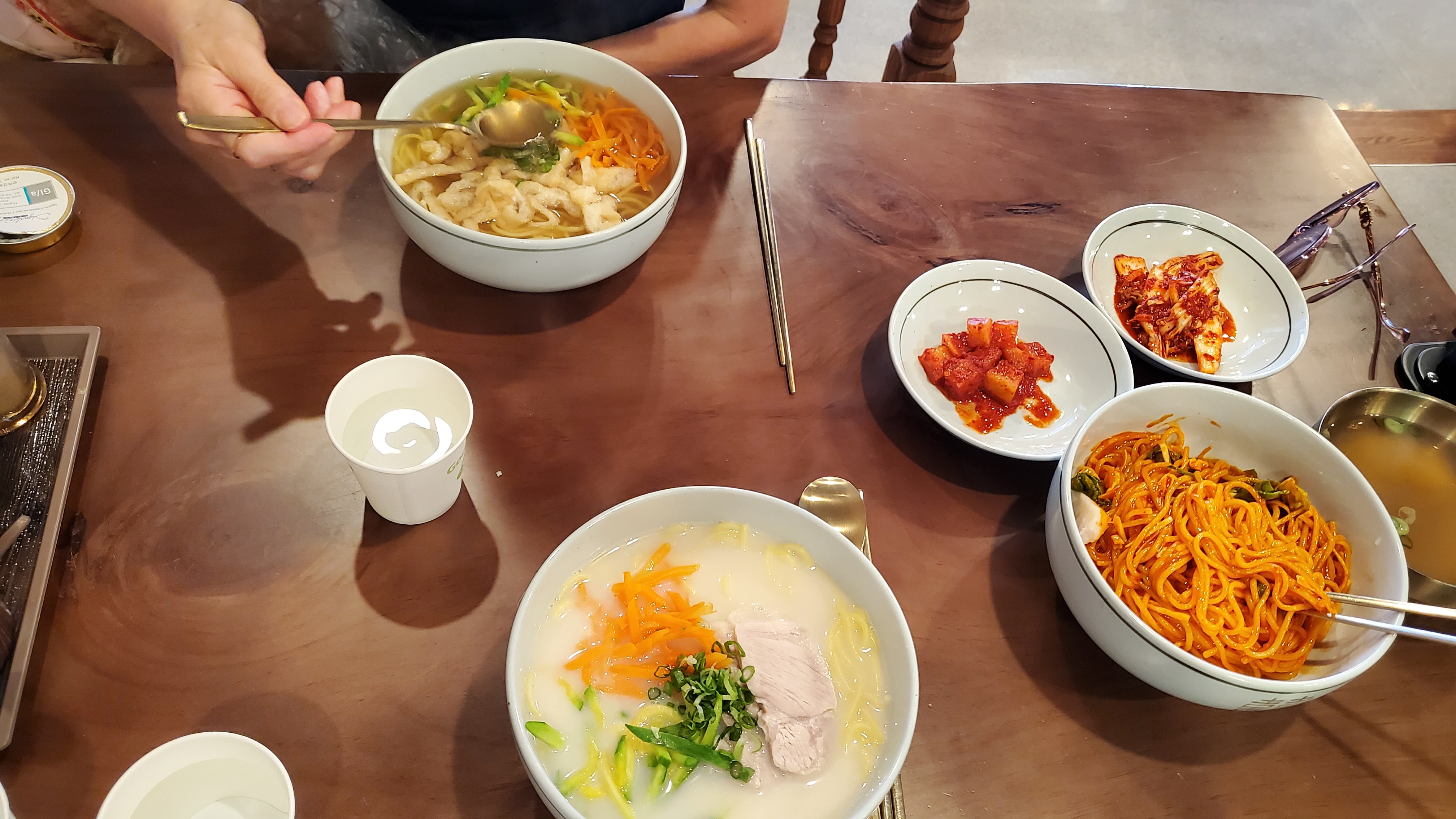 국수 종류별로 시켜봤는데 다 맛있어요! - 제주 맛집 장수국수 본점