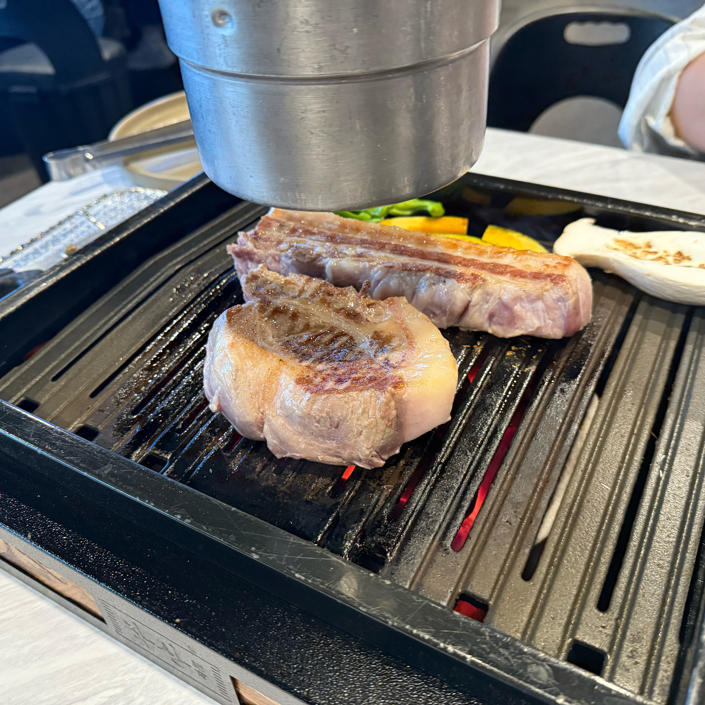 진심 가격대비 최악예약해봐야 소용없음 예약했냐고 물어보지도 않음 무한리필집도 아니고 1시간