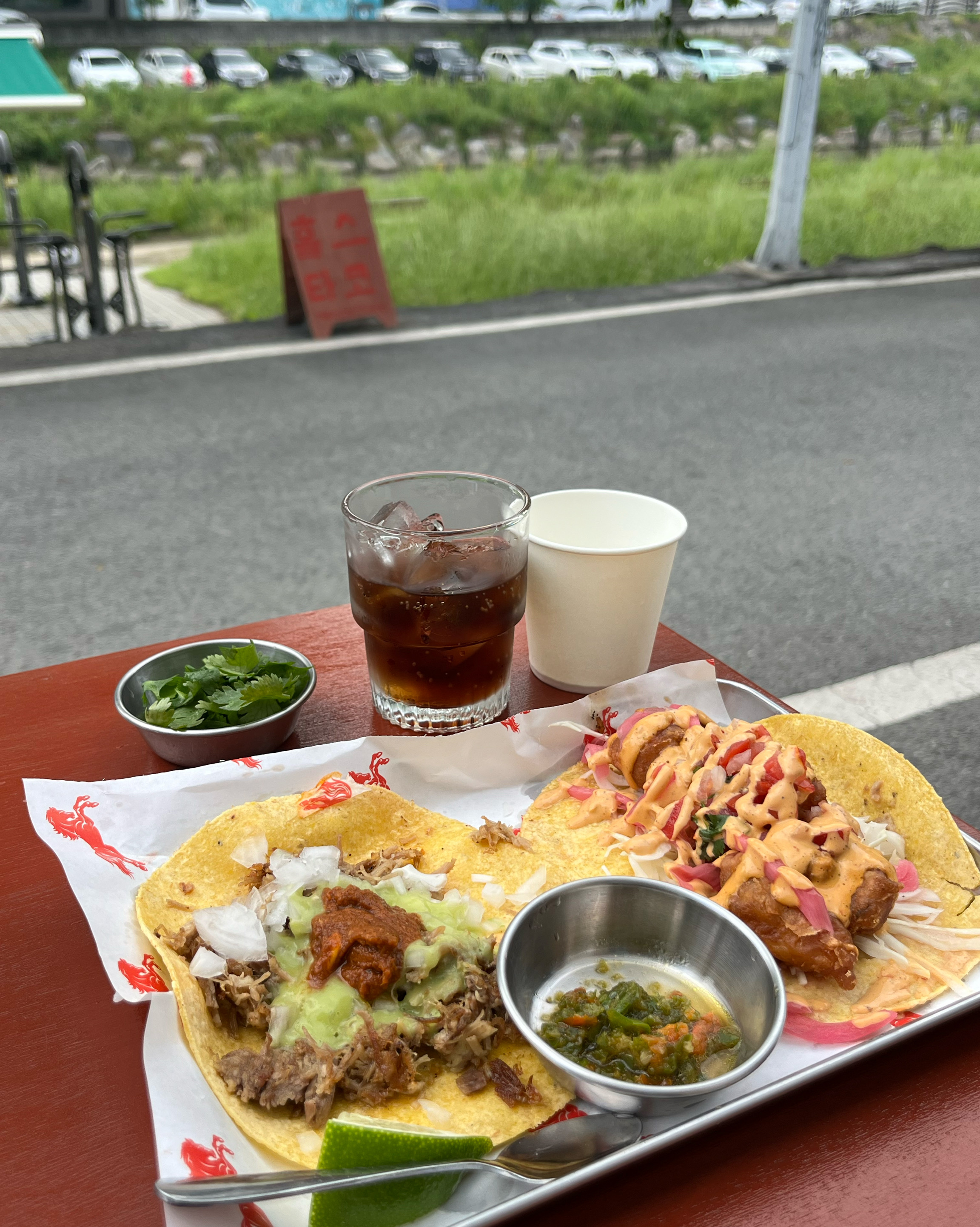 사장님도 친절하시고 뷰도 좋고 타코가 진짜 맛있네요!!!! 재방문 의사 있어요 !! - 대전 맛집 홀스타코
