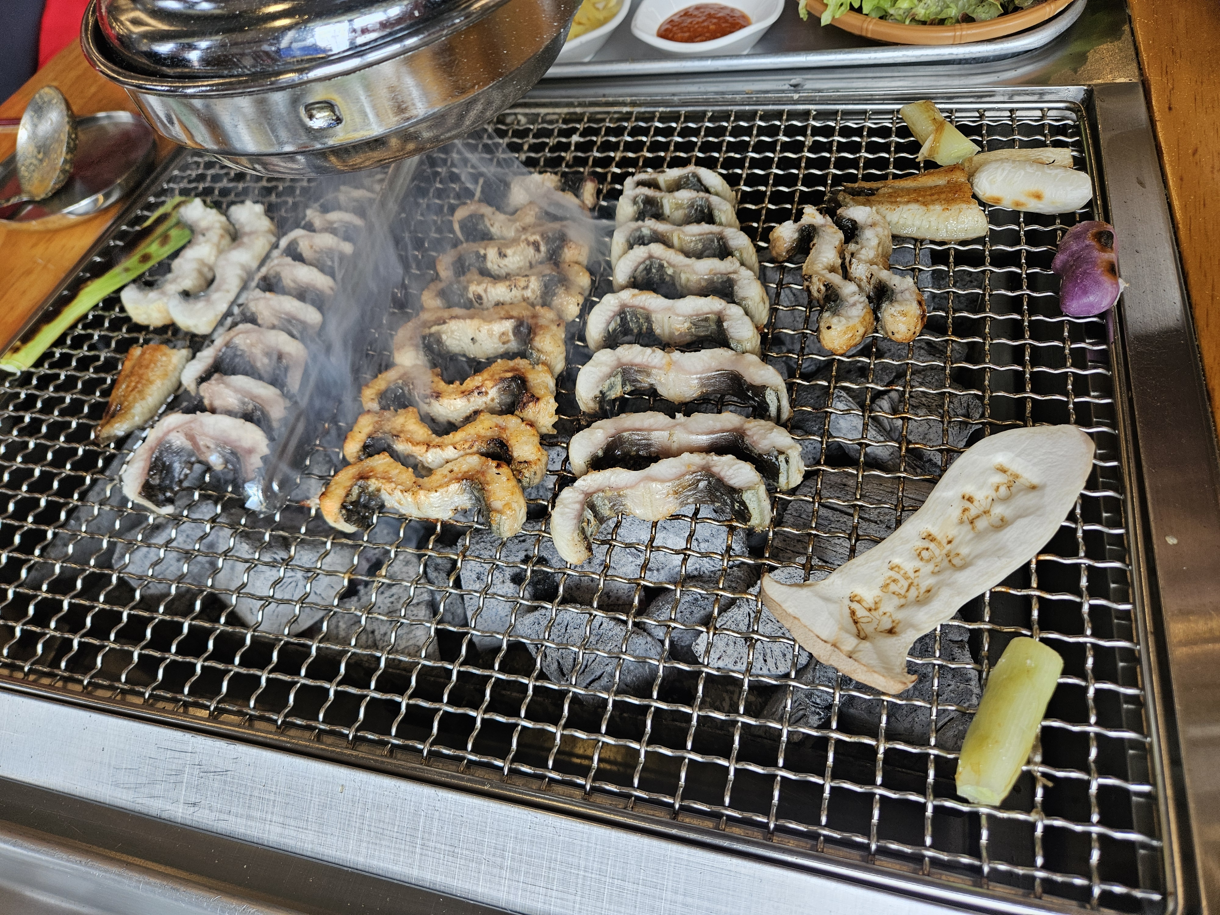 지난주 왔는데 또 생각나서 왔어욤~♡♡ 역시 장어는 삼관왕장어에요~👍👍👍 아마 다음주 주말