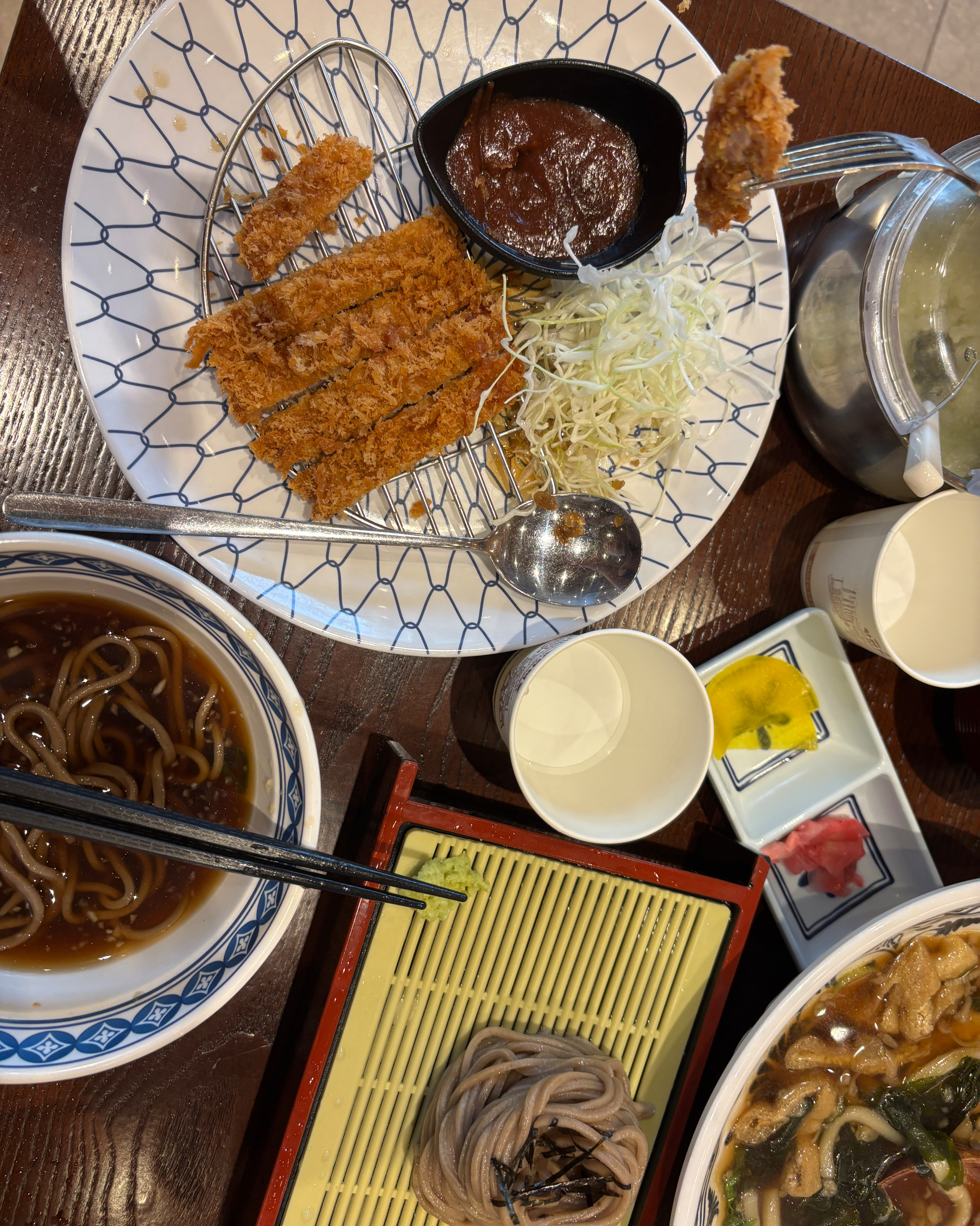 아이들과 오기 좋아요. 소바, 우동, 돈까스 맛있어요! 떡볶이도요~ - 지축역 맛집 삼동소바 고양지축점