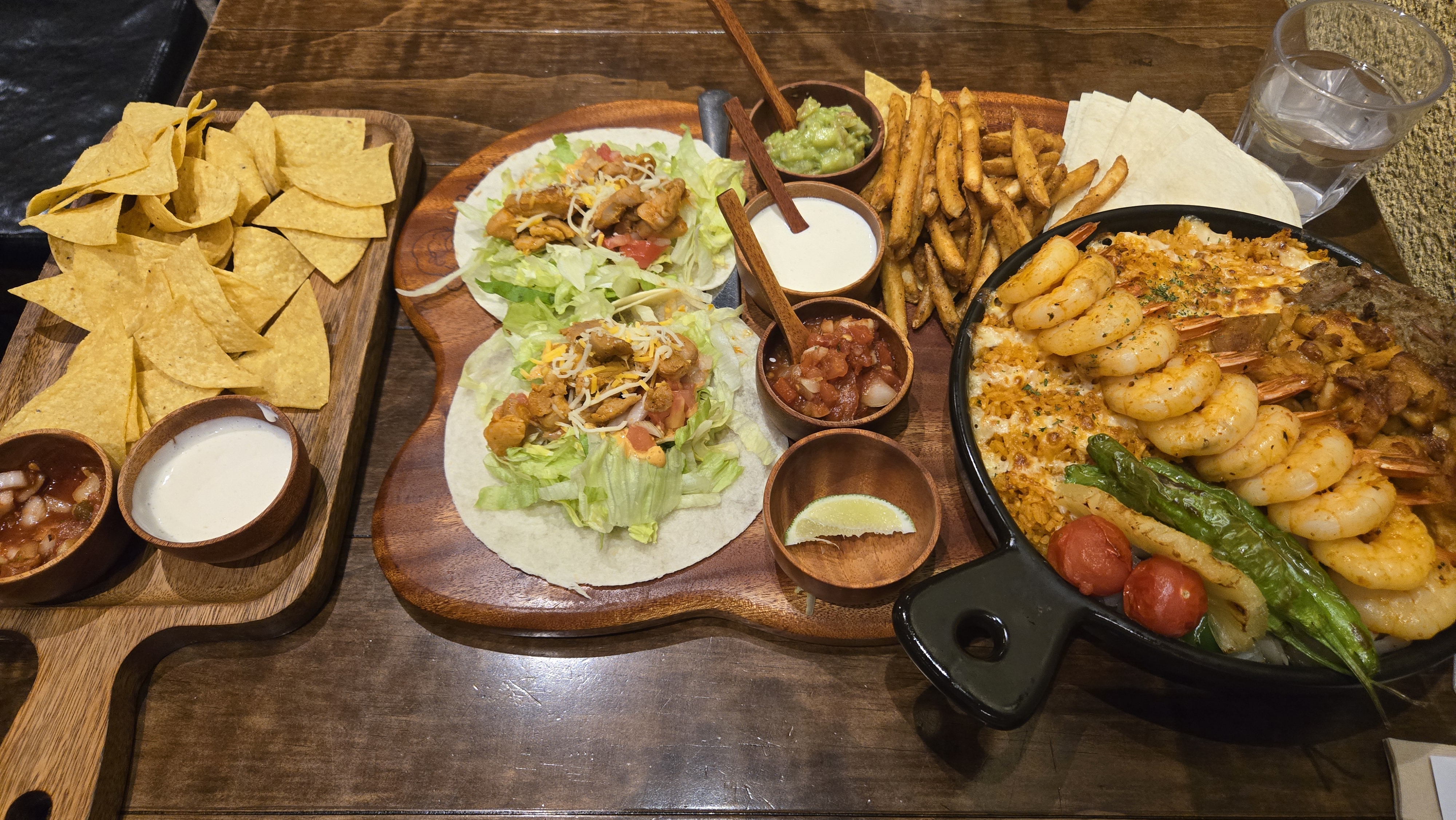 저번에 맛있게 먹어서 이번에 근처왔다 재방문 했어요 역시 너무 맛있고 가성비 좋아요~!^^