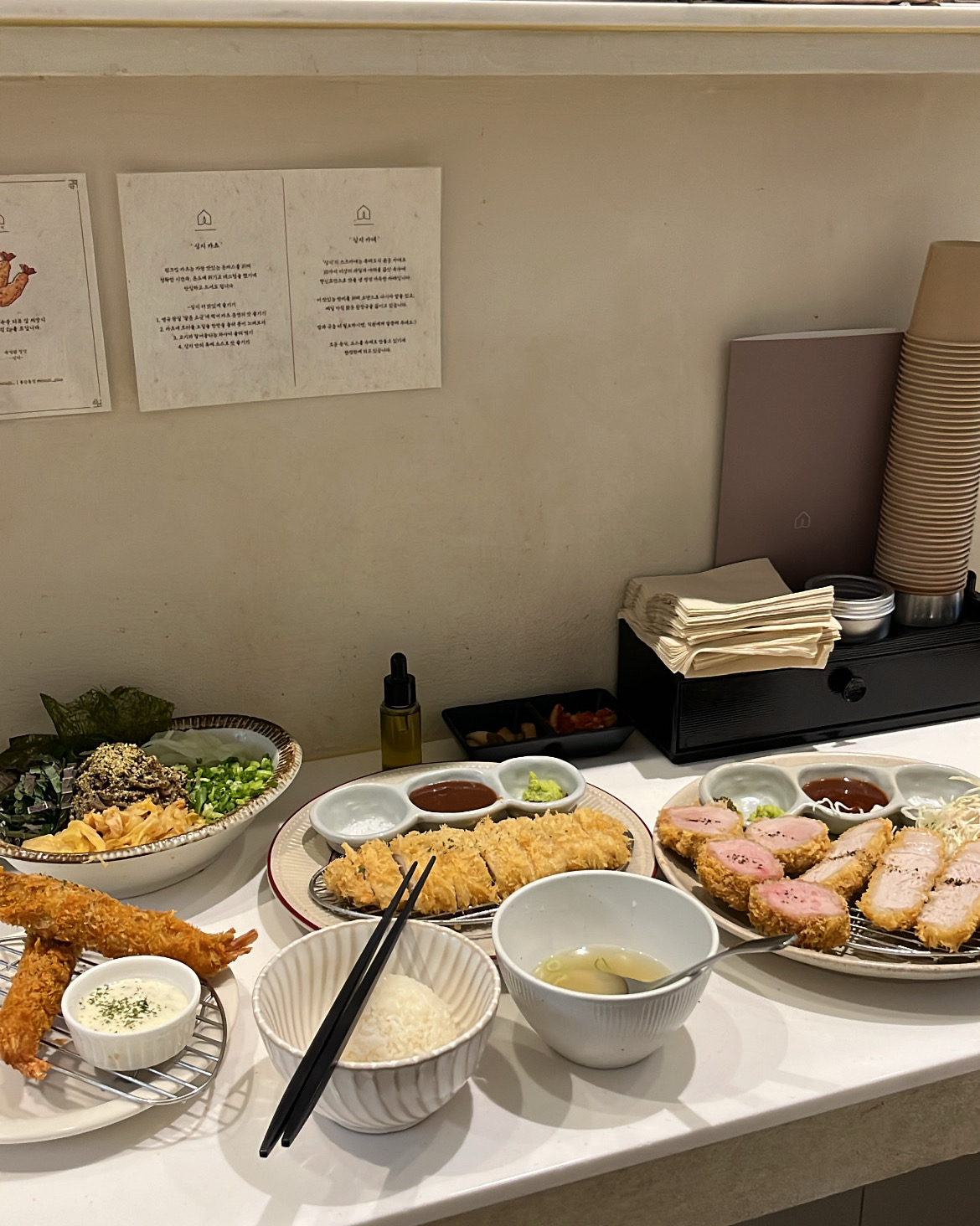 토요일 4:40분쯤 대기 예약해서 3번째 순서로 5시에 웨이팅 없이 들어왔어요 ! 유명한