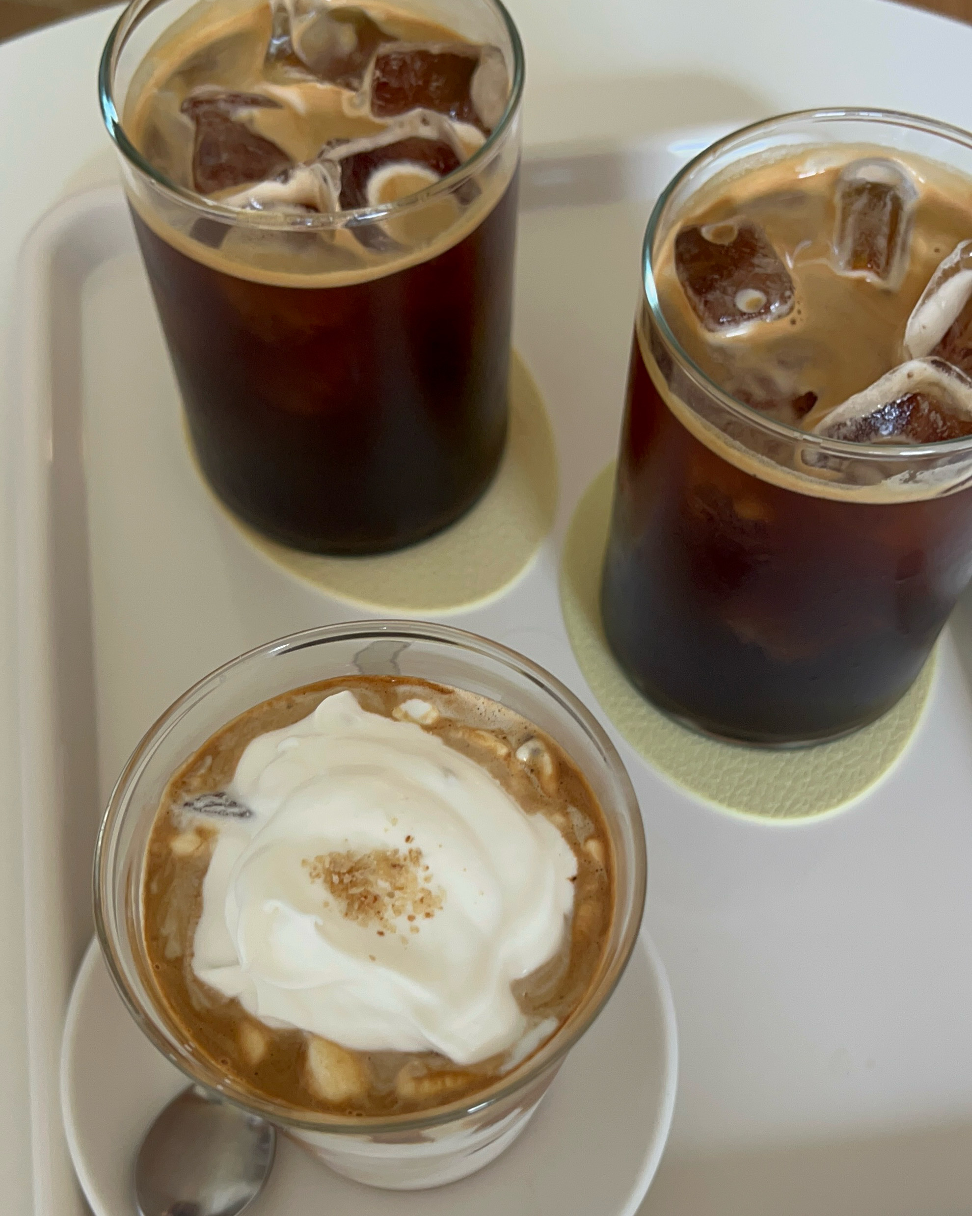 커피 너무 맛있고 분위기도 좋아용 - 대전 맛집 인히얼