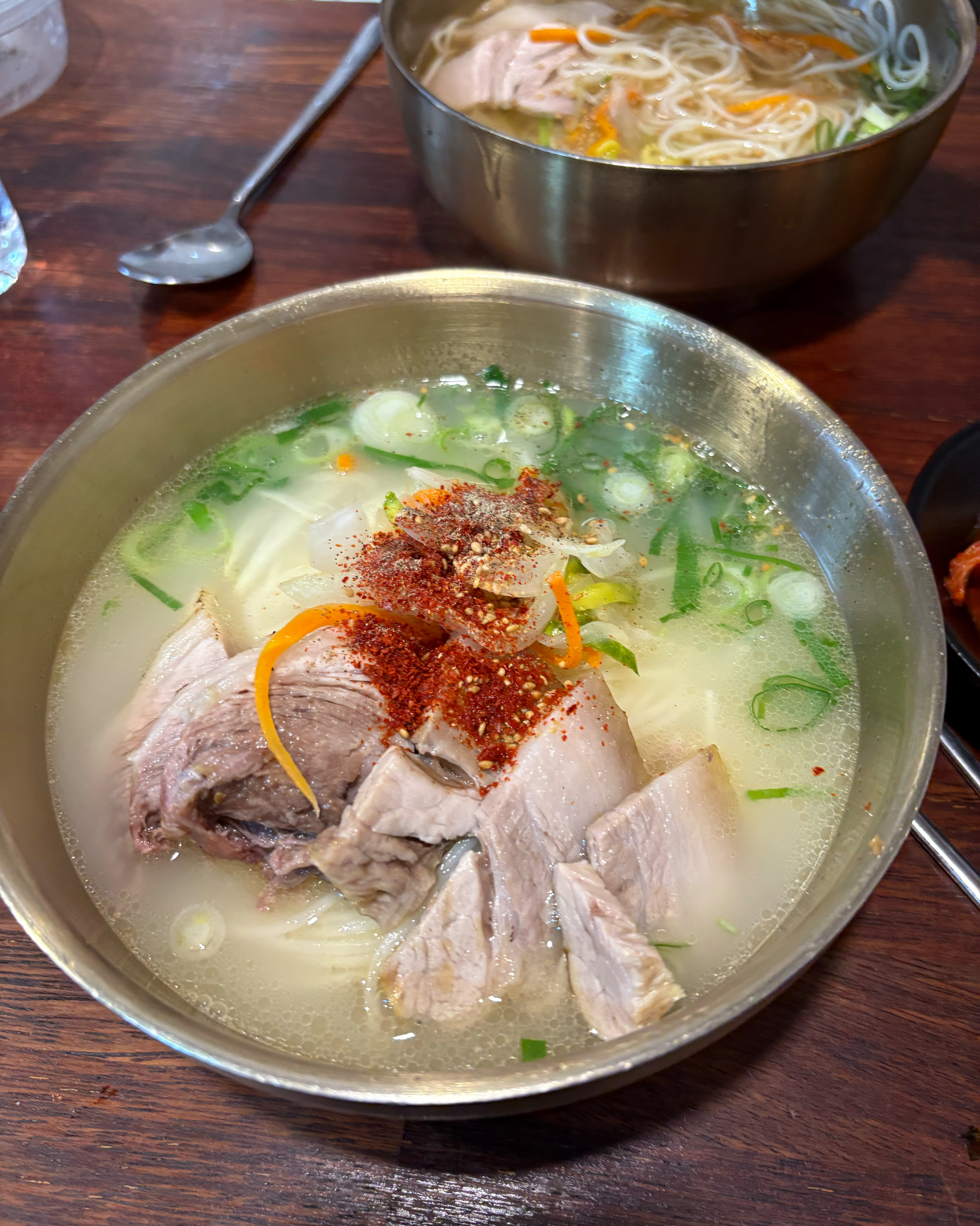 아이랑와서 맛있게잘먹었습니당 - 제주 맛집 동문시장고기국수 금복식당