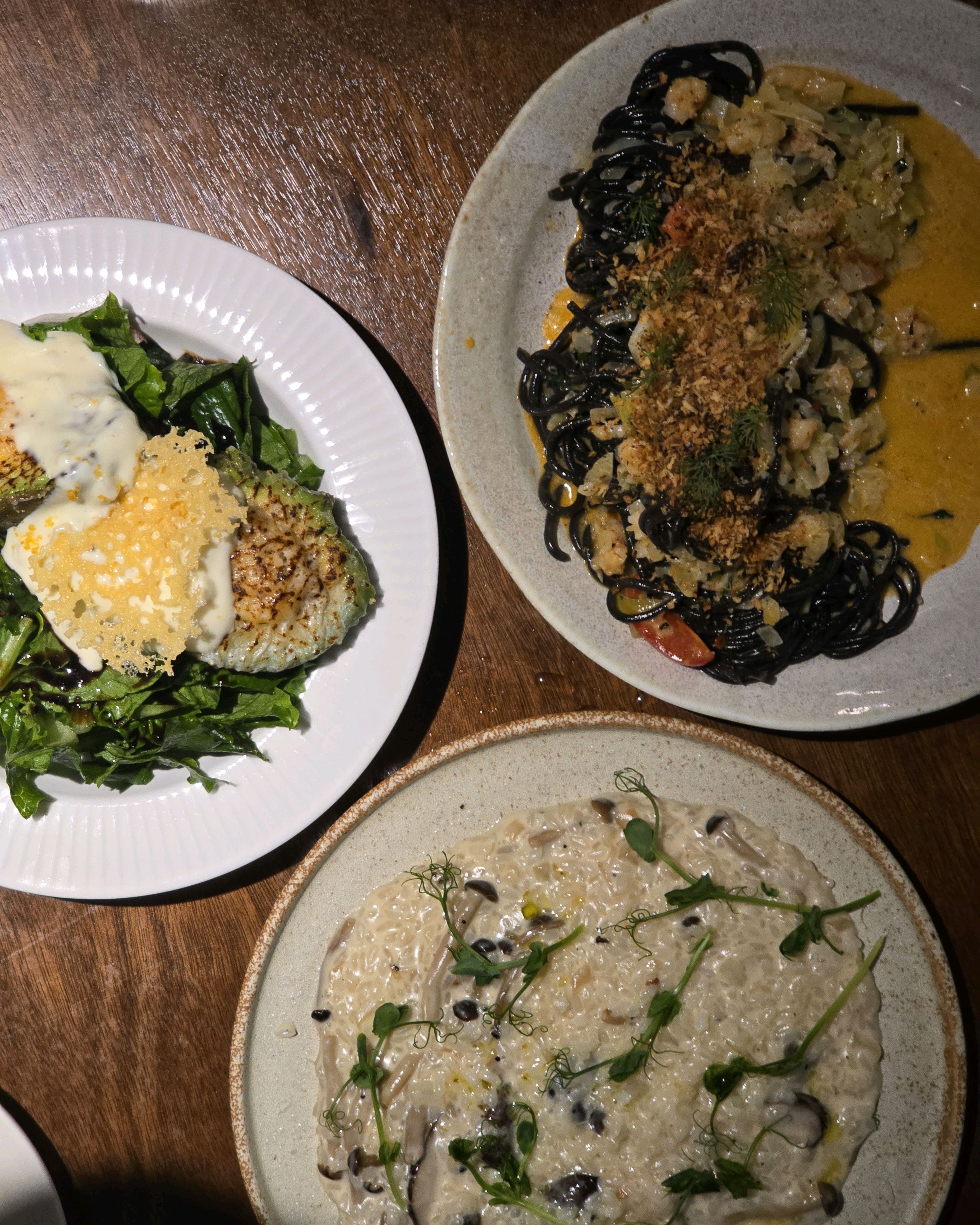칭구들이랑 성수 나들이 와서 맛있게 먹었습니다 ㅜㅡㅜ 아보카도계란셀러드가 특별하도 맛있더라