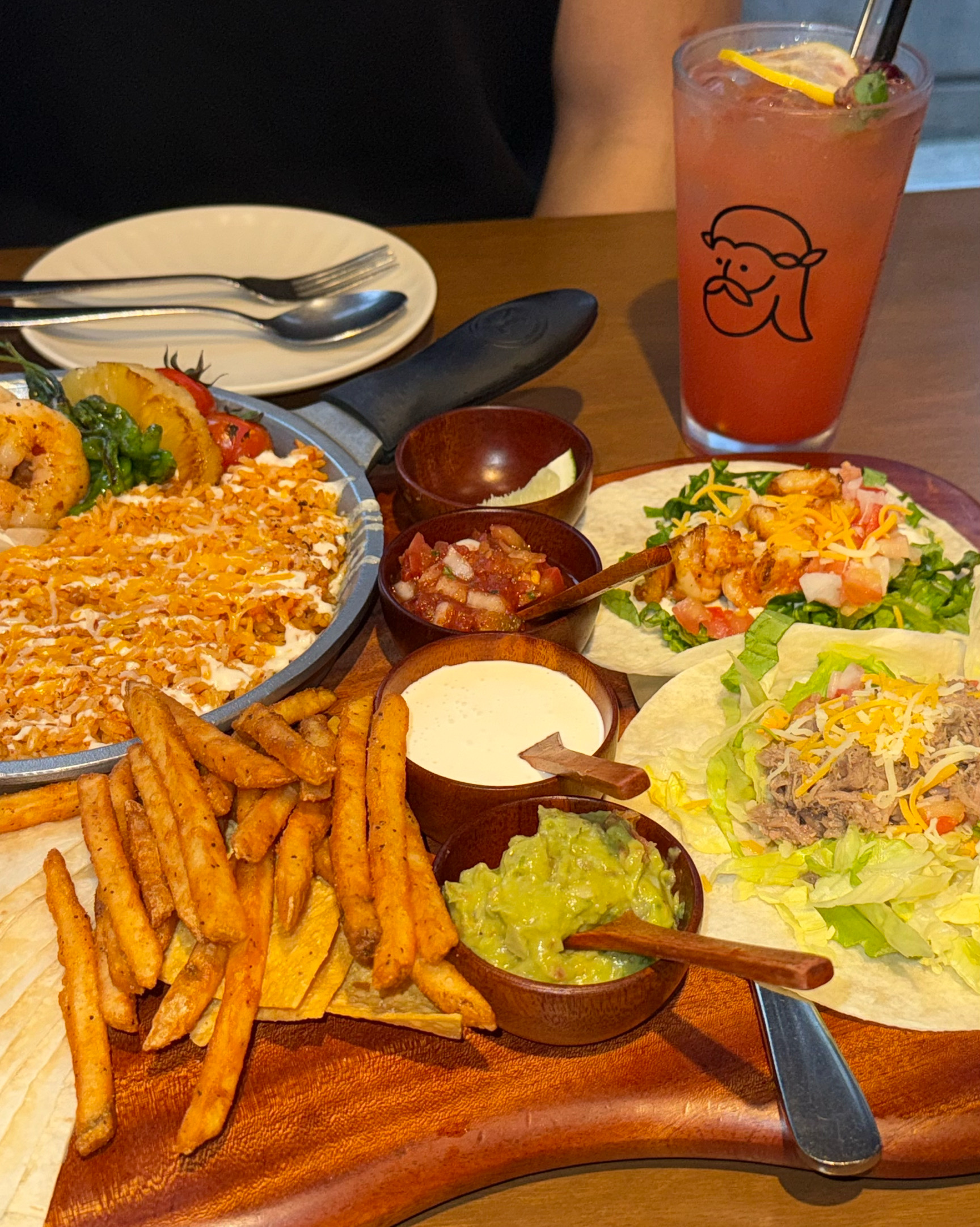 웨이팅도 점심 시간 지난 시간이라 적당하고 음식도 빨리 나와서 맛있게 먹고 갑니다! 첫 번