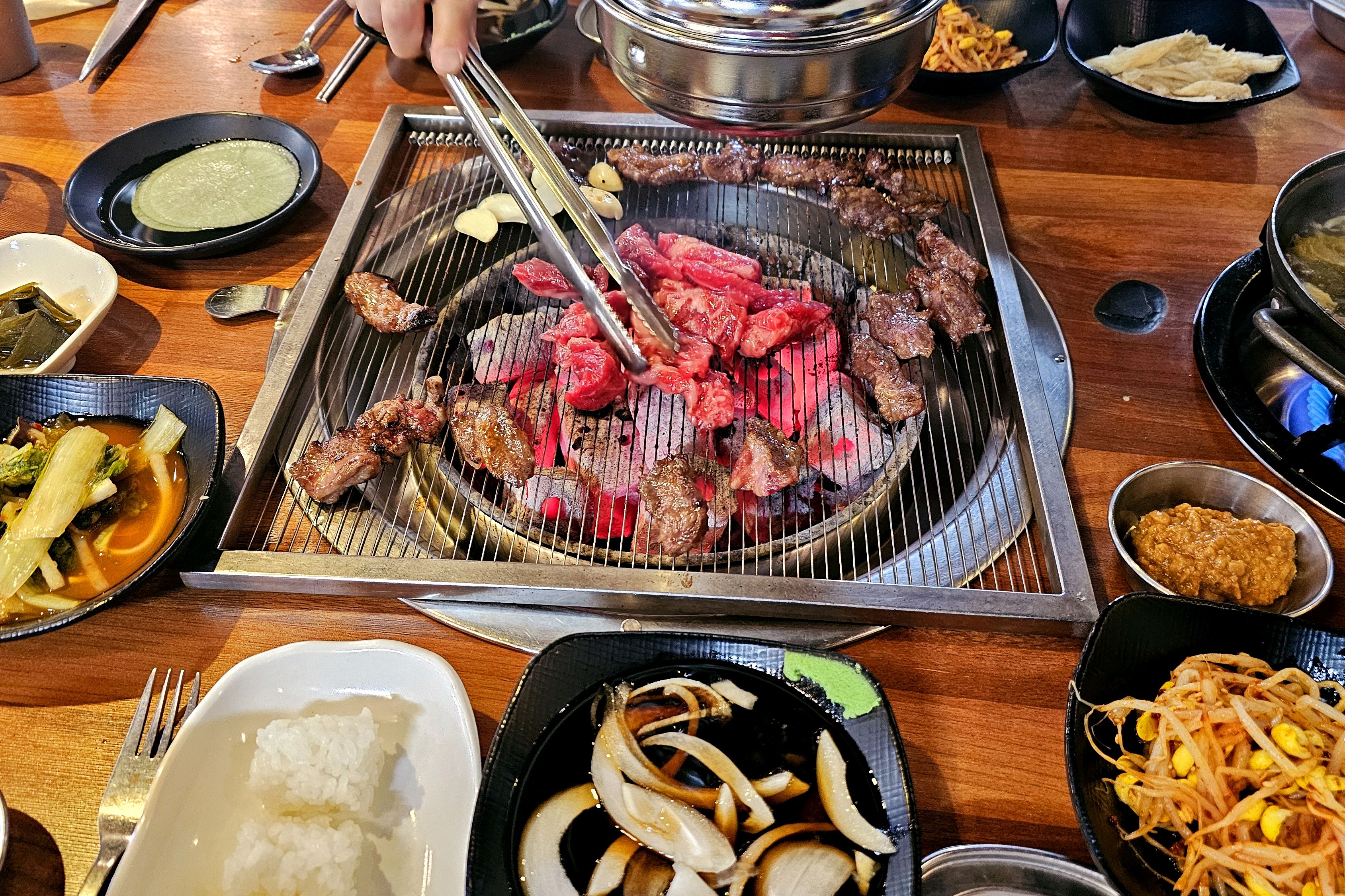 이번달에만 3번 왔어요ㅎ 가성비도 좋고 너무 맛있어서 항상 손님이 가득한곳이라 누가봐도 맛