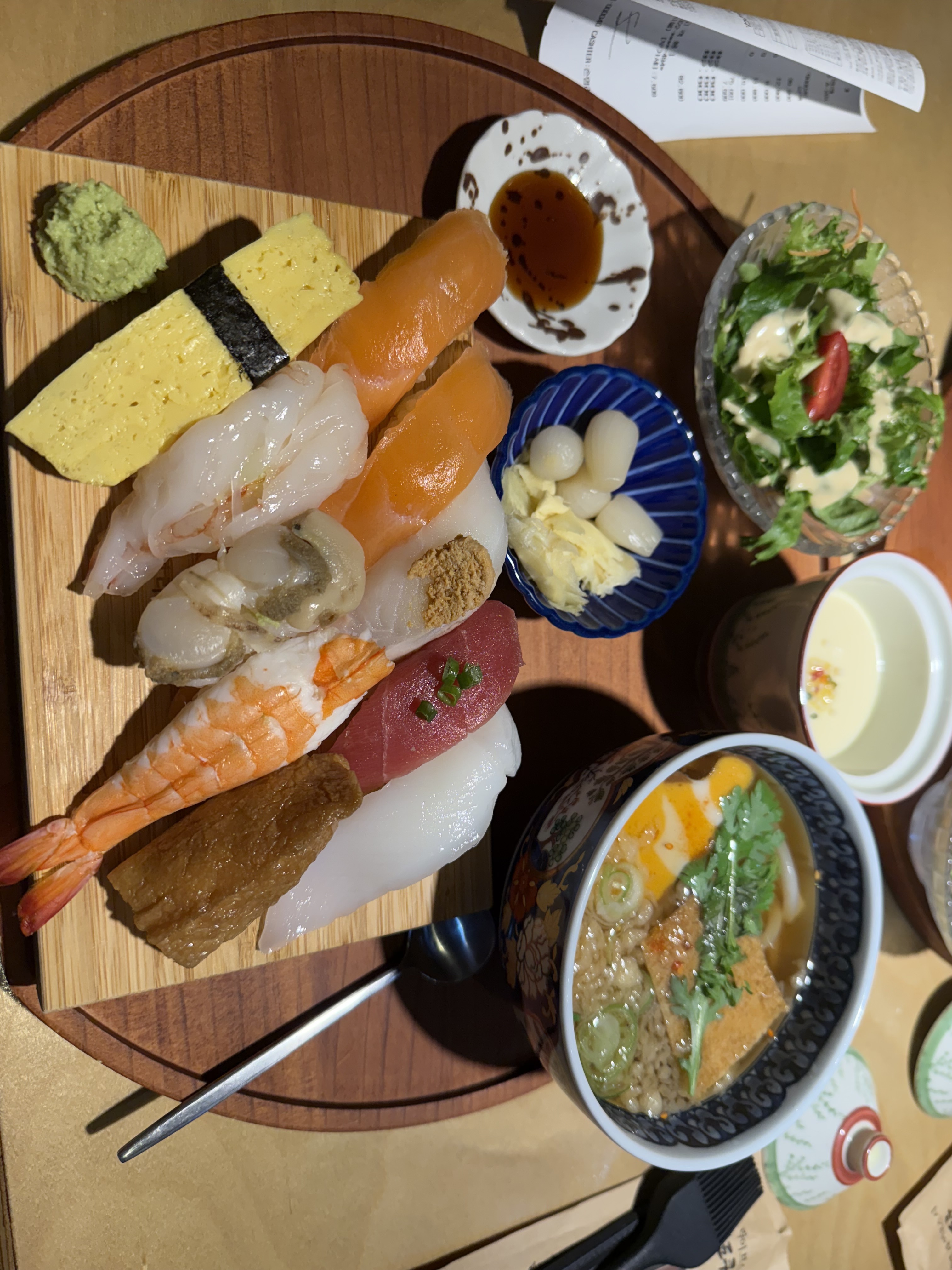 점심 겸 일식먹으러 왔는데 회도 맛있고 두툼해 양도 괜찮게 느껴졌습니다~ - 인천 맛집 스시도쿠 더송도