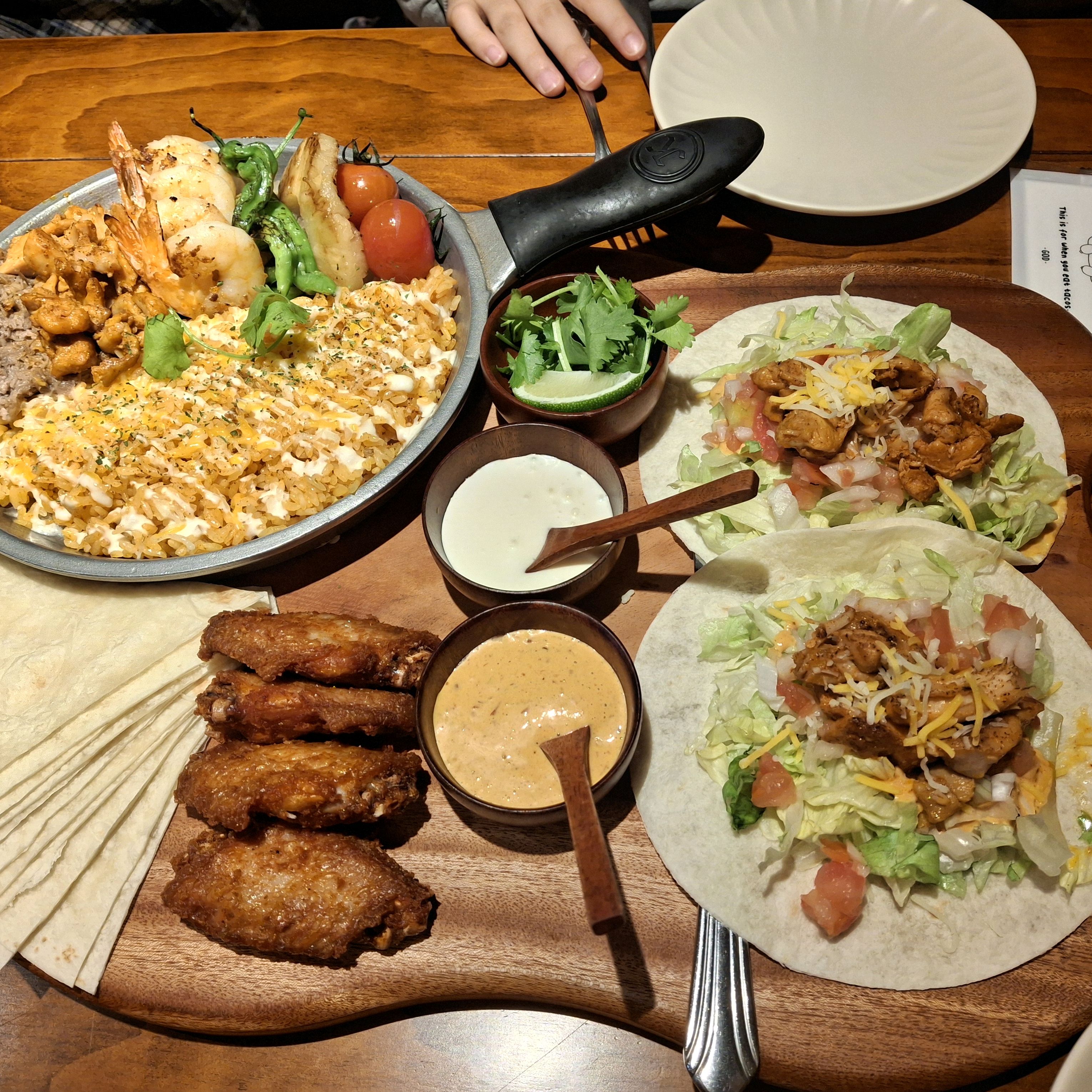 갓잇 맛집이라 자주 갑니다. 청와대방문후 안국점이 있어서 방문했어요. 언제 먹어도. 맛있는