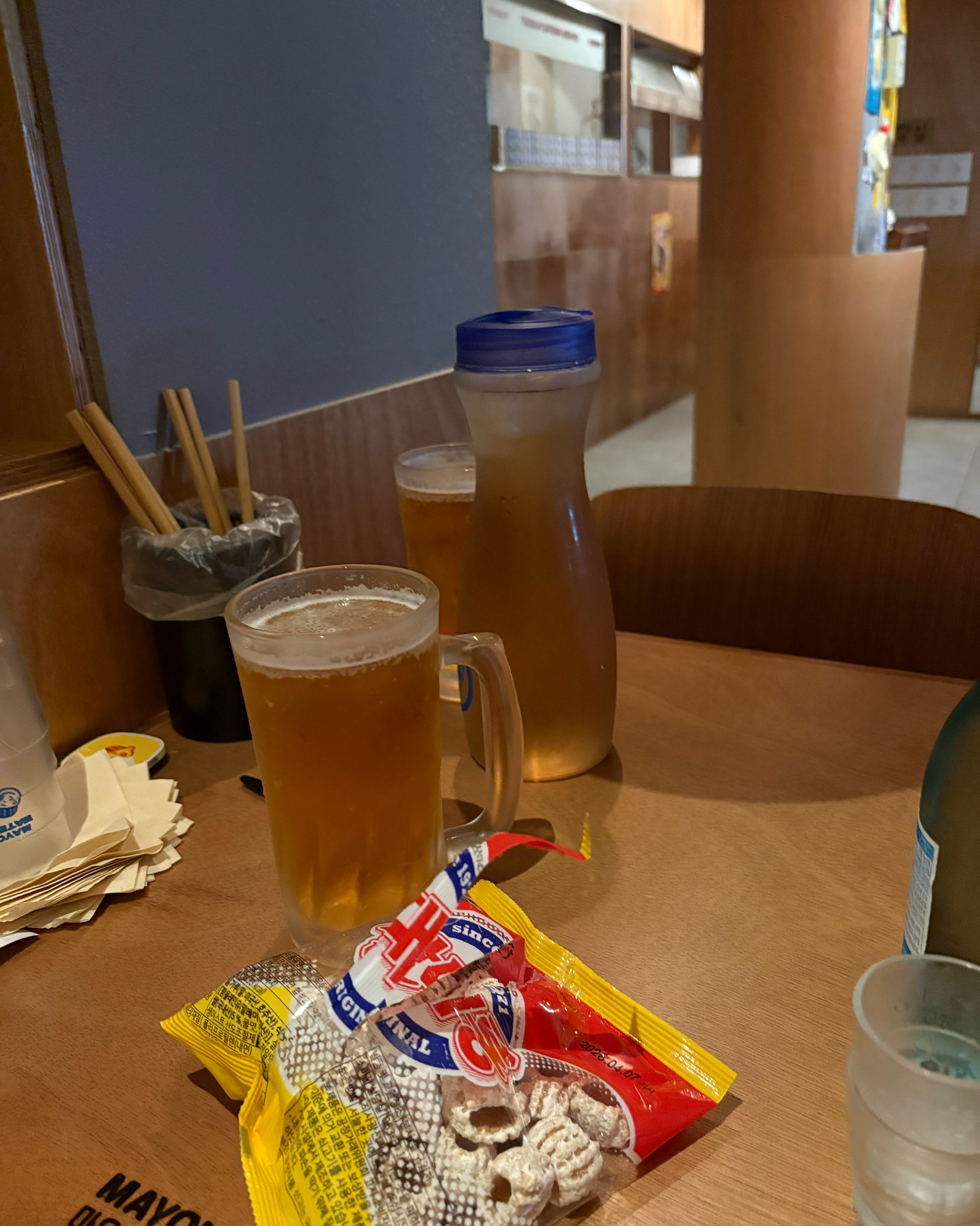 사람도 북적북적하고 분위기도 좋아요~ 일본에 온 느낌이 물씬 꼬치류도 종류가 많네요!! - 대전 맛집 마요네즈 대흥동점