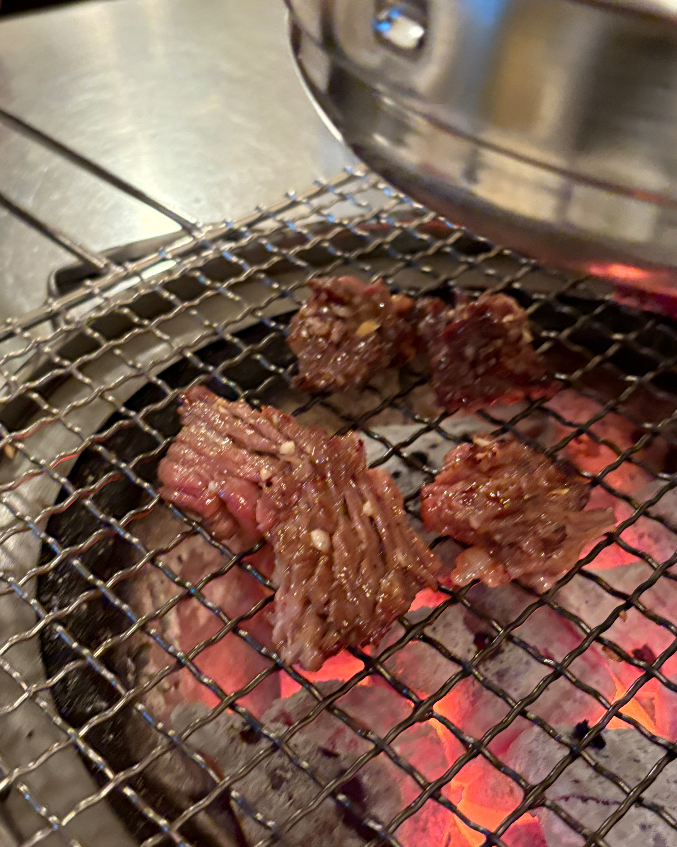 고기가 연하고 맛있어요!!😆😆 제주도 올때마다 한번씩 올거같습니다 웨이팅 많이 안기다리고 