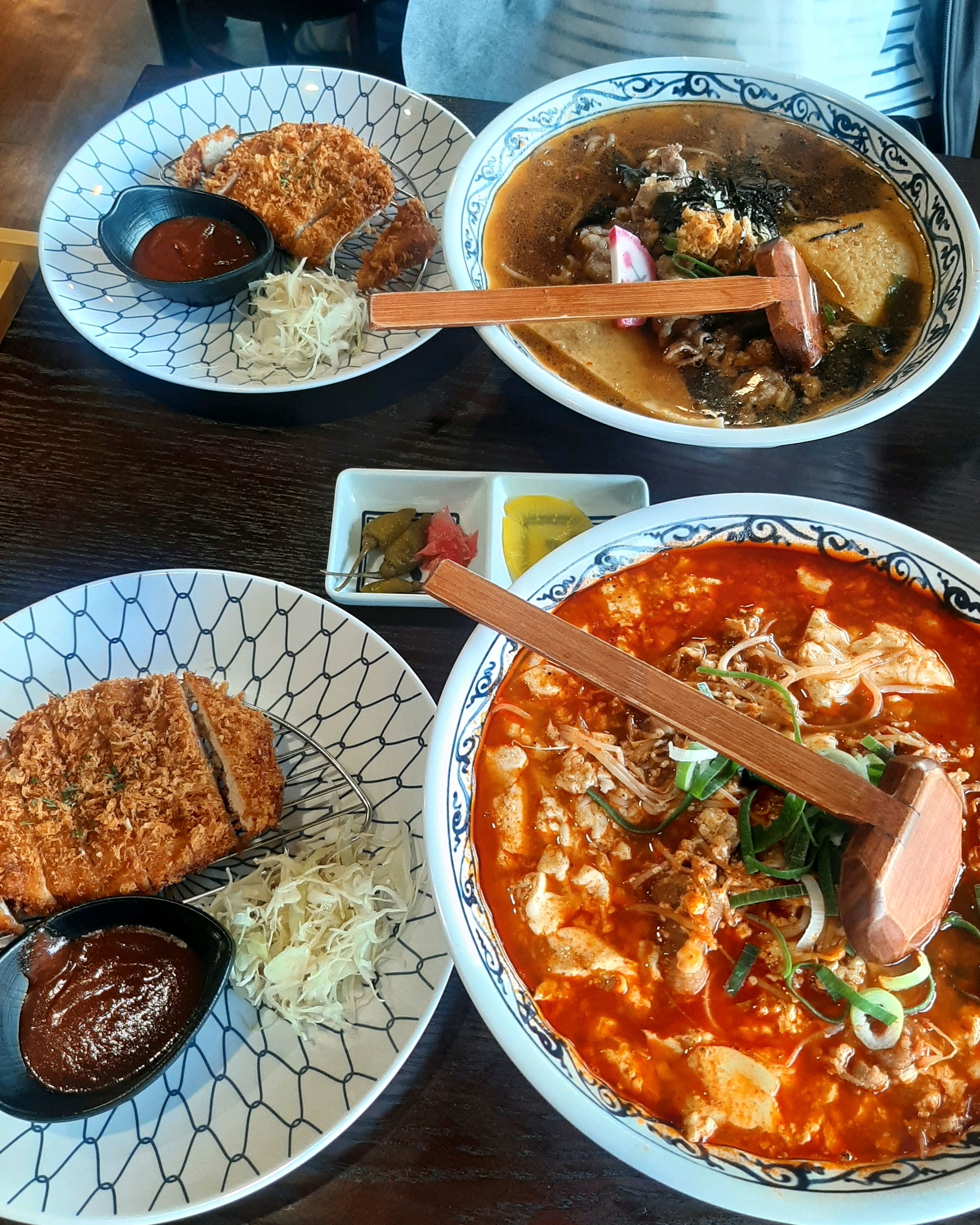 동생추천으로 함께 왔는데 주차도 편하고 웨이팅도 생각보다 빨리 빠지더라구요 - 경주 충효 맛집 삼동소바 경주 아당지점