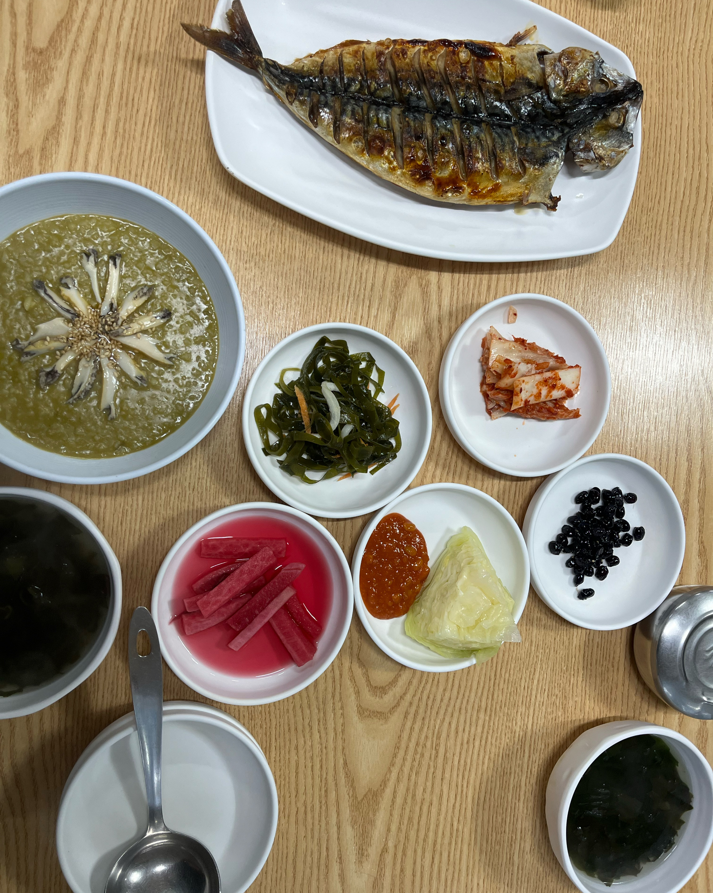 가격도 좋고 해서 외국인 친구와 왔어요! - 제주 맛집 올레마당 제주산방산점