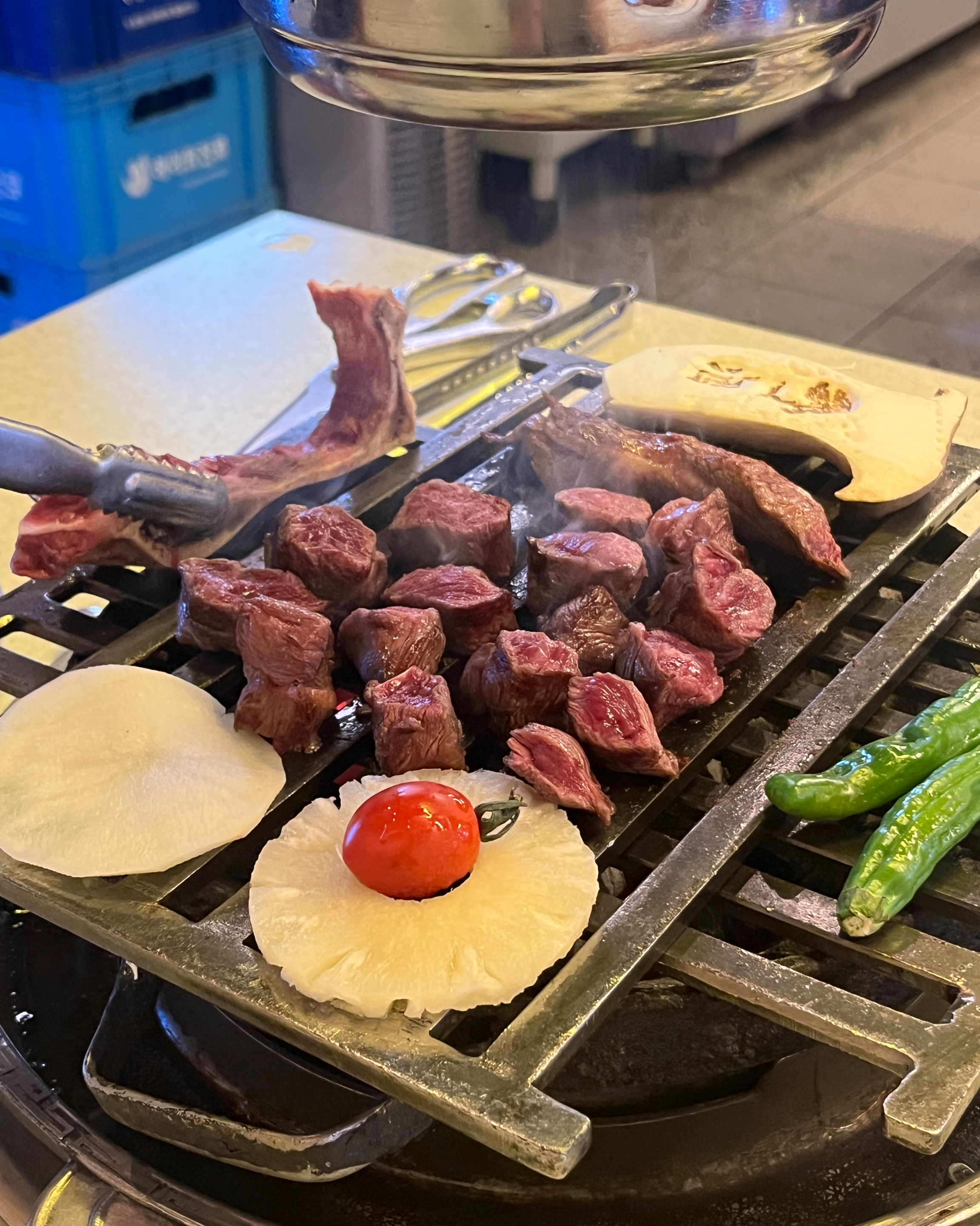 고기를 직접 구워주셔서 편하고 좋아요 - 대전 맛집 백송한우 대전 유성