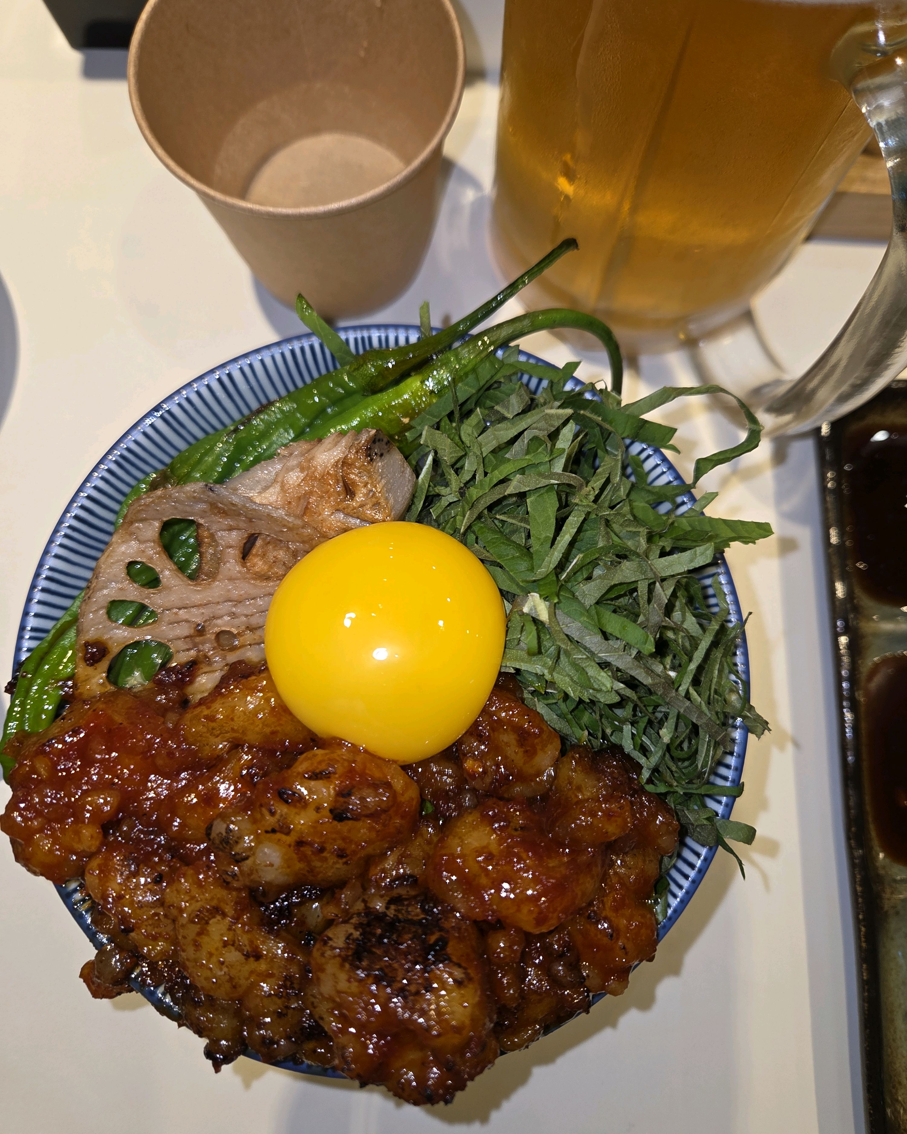 대창덮밥 처음 먹는 친구 데리고 왔어요!! 까다로운 편인데 맛있다고 좋아하네용^^ 맛있게