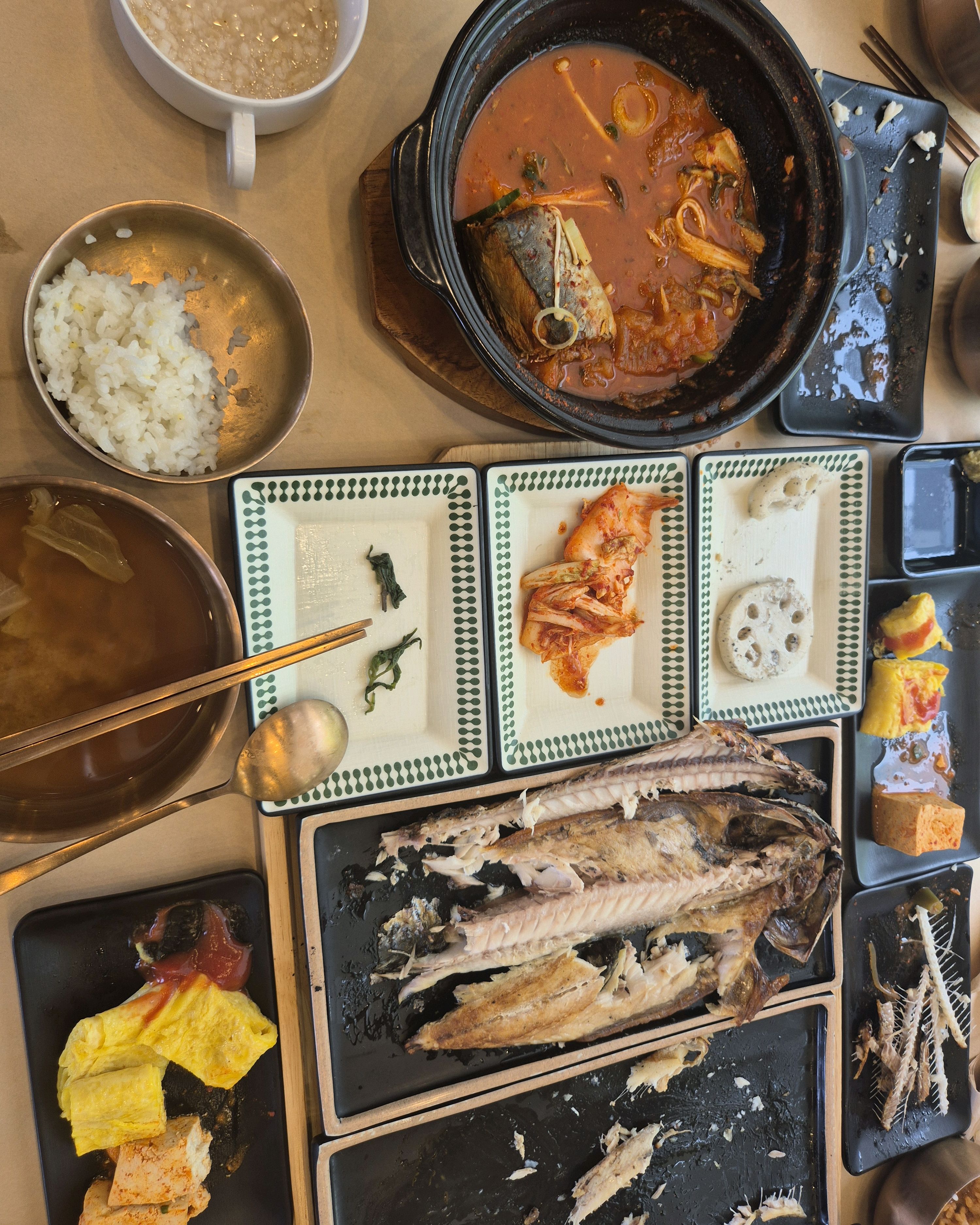 솔직히 리뷰보고 왔는데 그닥 맛있진 않아요. - 송정 맛집 달빛에구운고등어 부산송정점