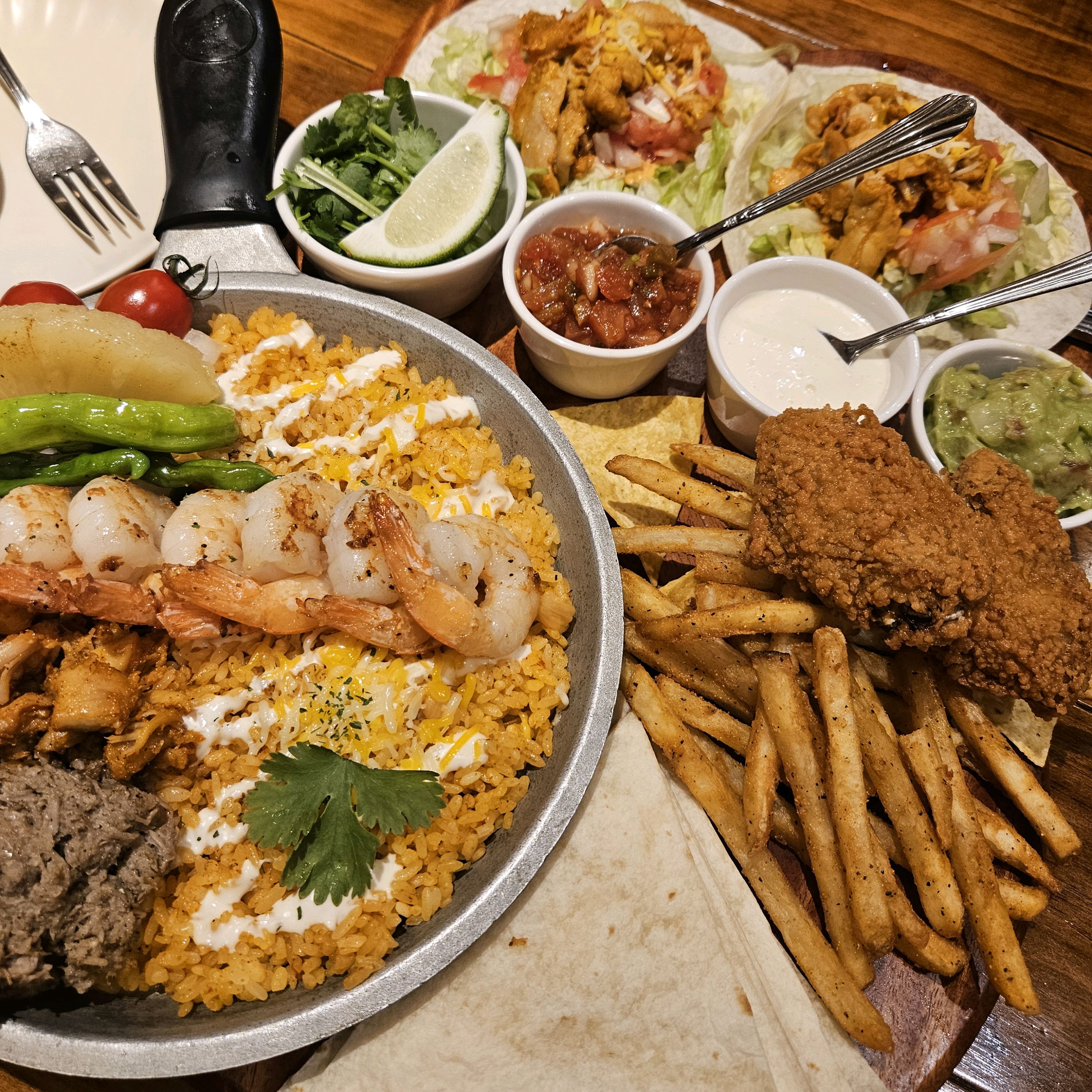 너무 맛있어요! 파히타, 타코, 감튀도 맛있습니다. - 상봉동 맛집 갓잇 상봉엔터식스점