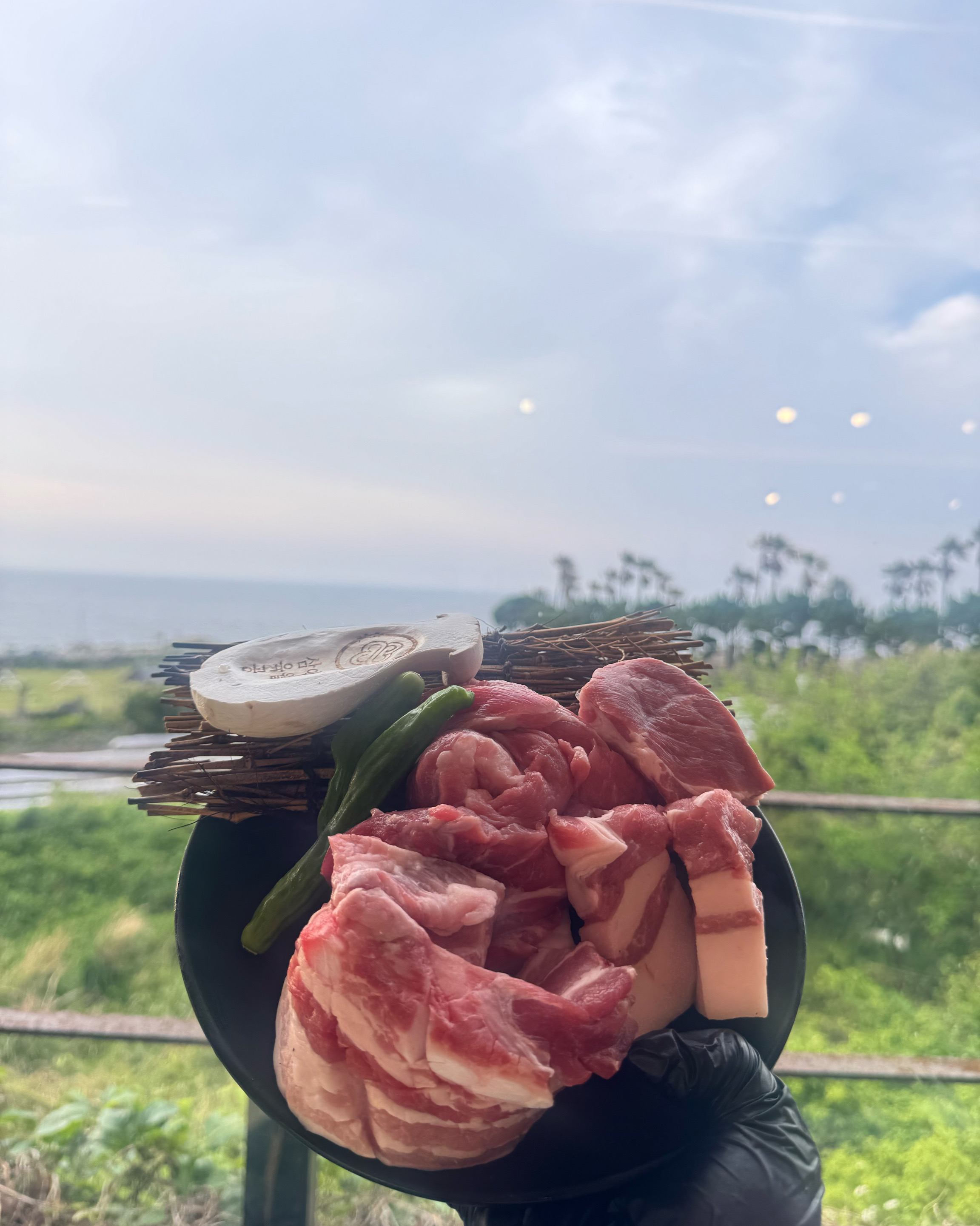 한라산 다녀오고 뒷풀이로 고기먹으러왓어요 - 제주 맛집 애월 삼육공본점 숙성흑돼지