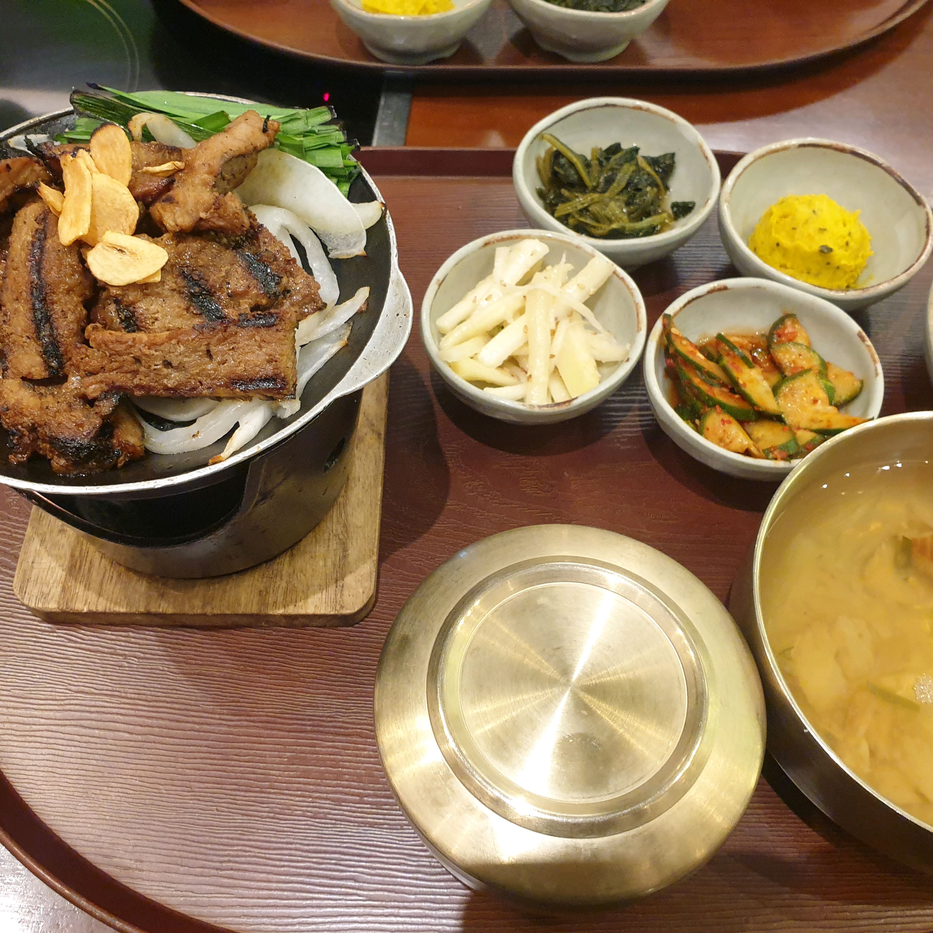 하나하나 도장깨기 해보려구요, 정갈하고 적당한 양의 한상이 딱 좋아요.근데 돼지갈비찜이 돌