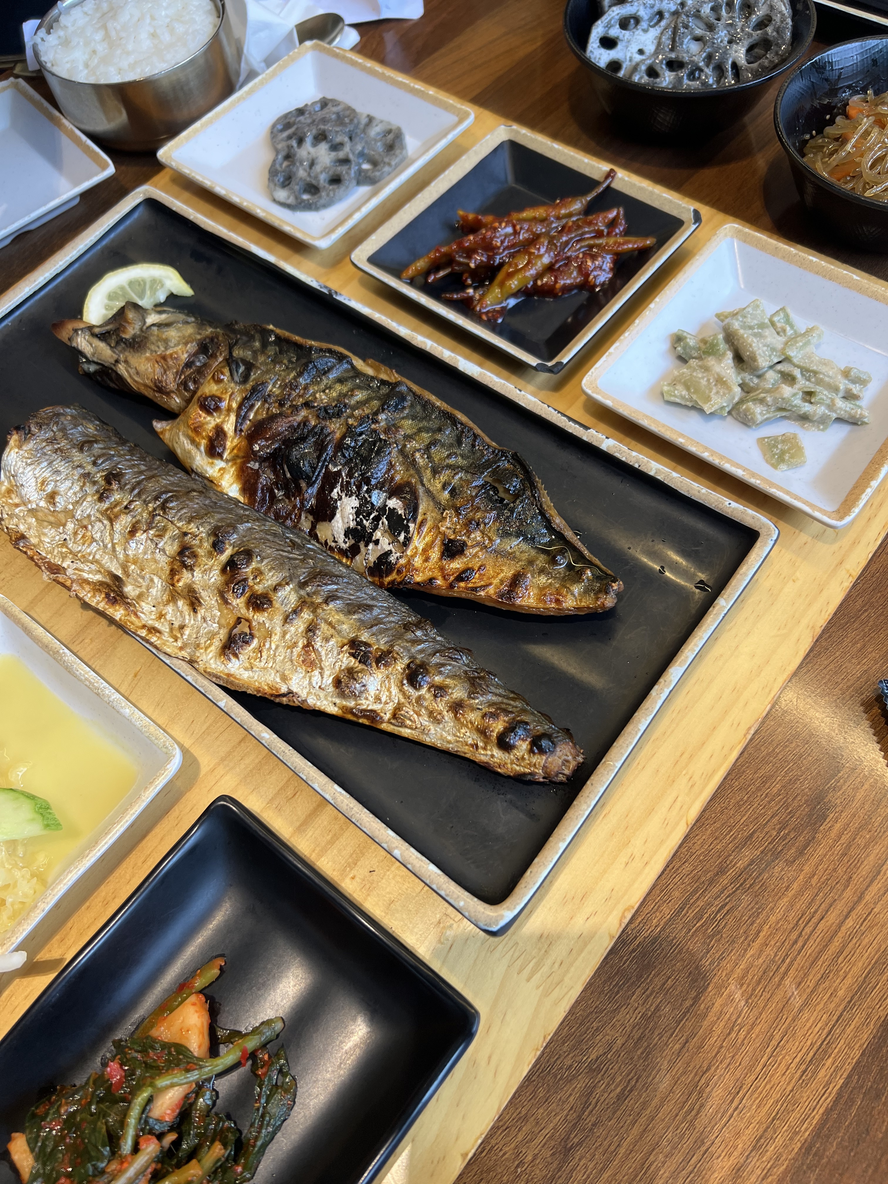 가족들과 함께한 식사였는데 반찬 하나하나 너무 맛있고 깔끔했어요 또다시 방문할게요! 잘먹었