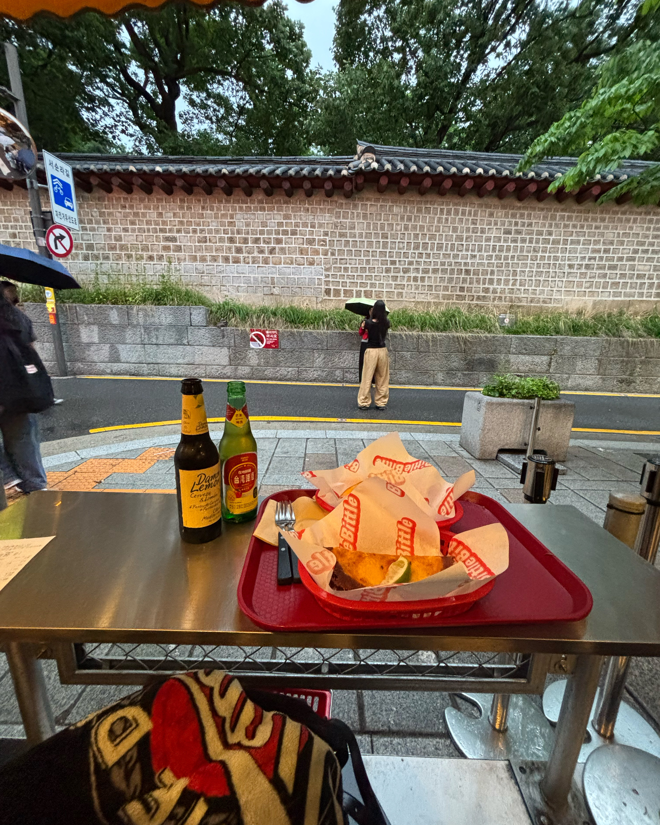 망고맥주랑 타코 잘 어울려요!! - 종로 맛집 비틀비틀, 비틀스타코 서순라점