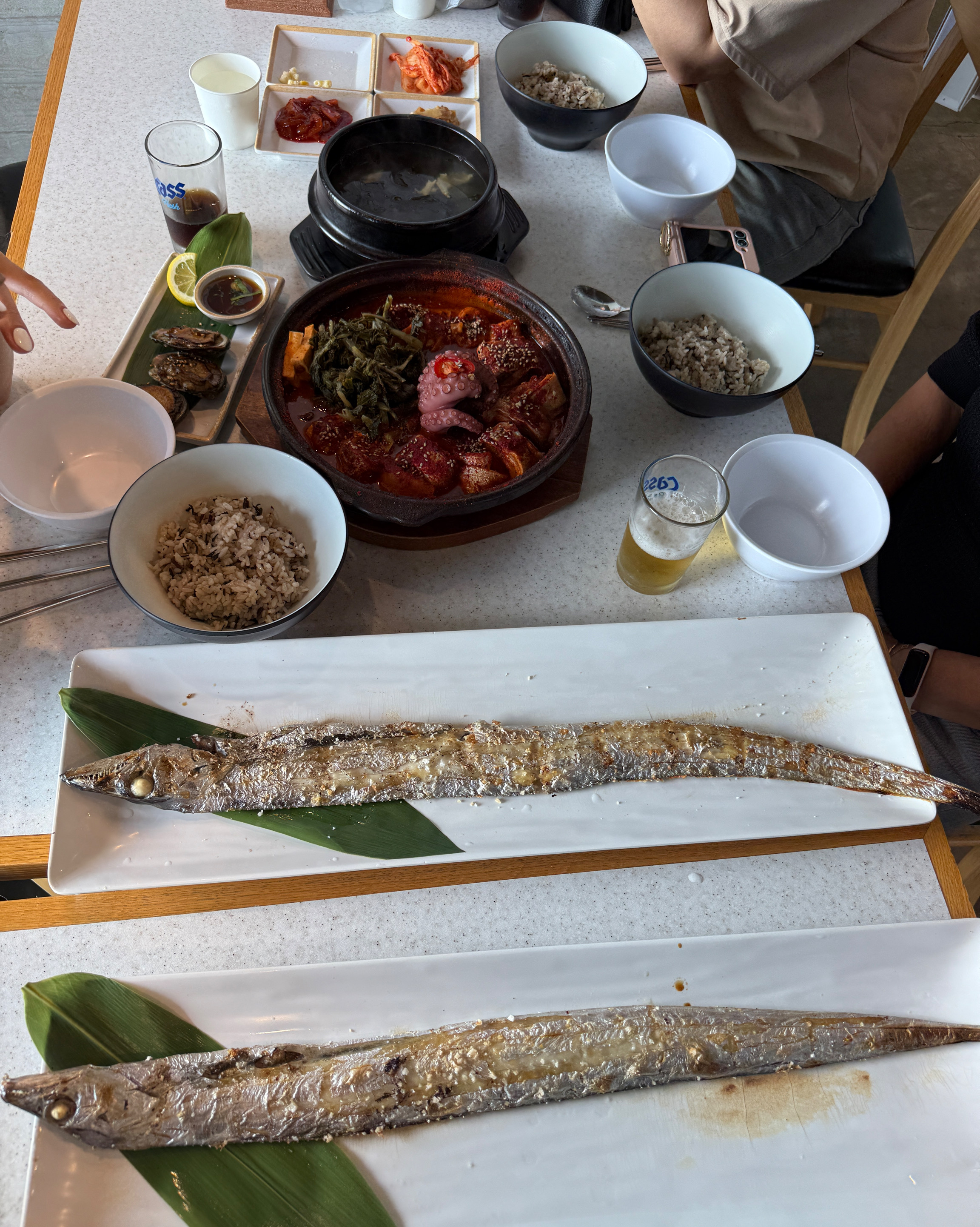 가족들이랑 여행왔는데 너무 맛있고 뷰도 좋아요 - 제주 맛집 갈치바다 애월점