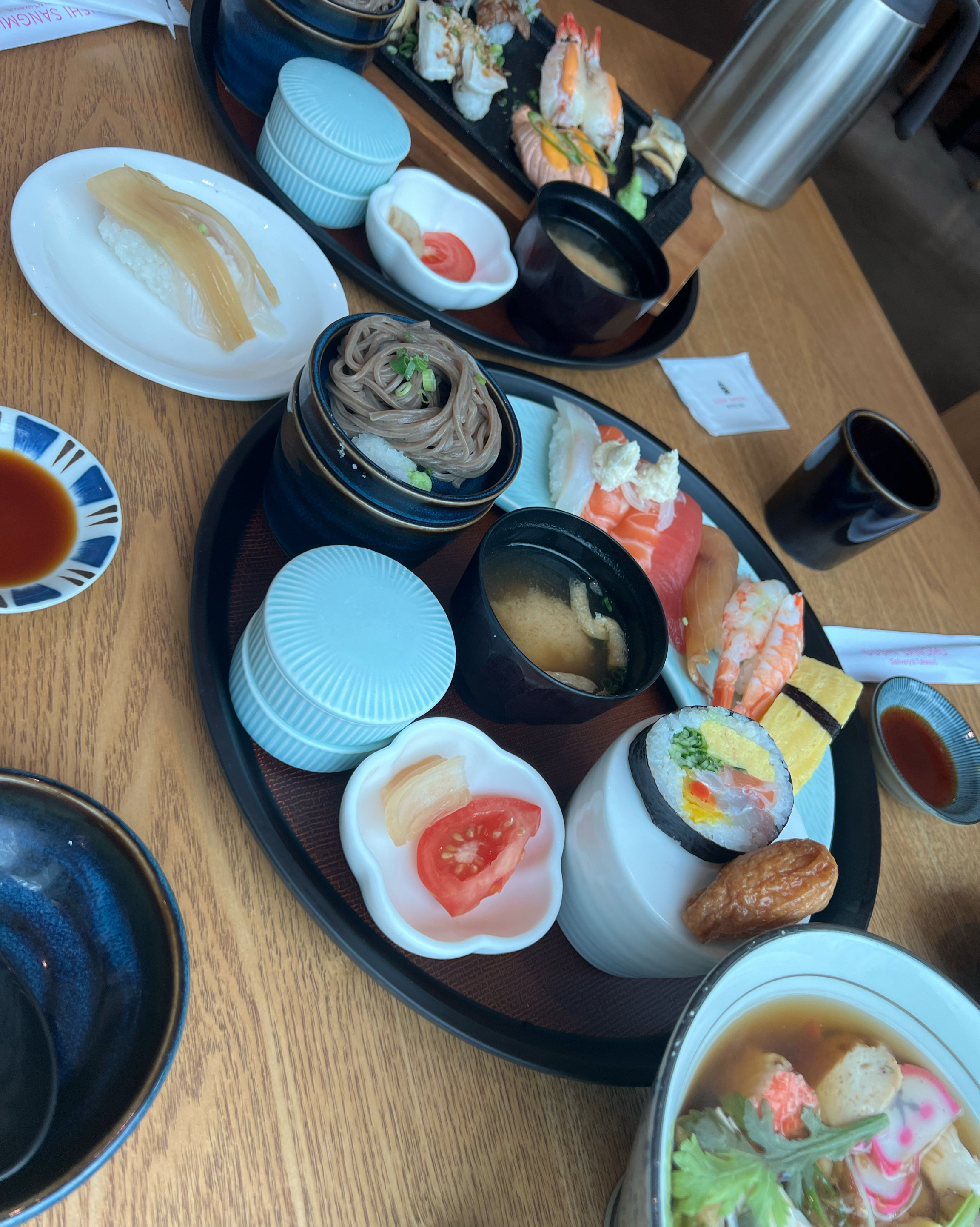 상무초밥 처움 와서 먹어봐요^^명성대로 너무맛있네요 깔끔하고 넓고 ~~ 배부르고 맛있게 먹