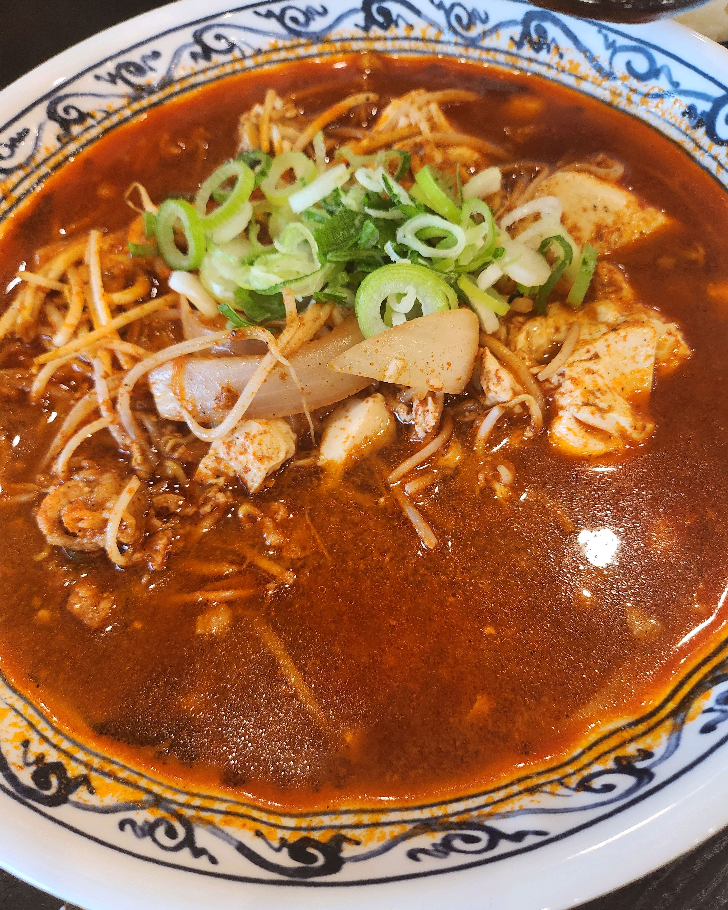 오픈때 너무 맛있게 먹고 또 생각나서 아이들이랑 다시왓어요~ 역시나 너무 맛있어요 메뉴하나