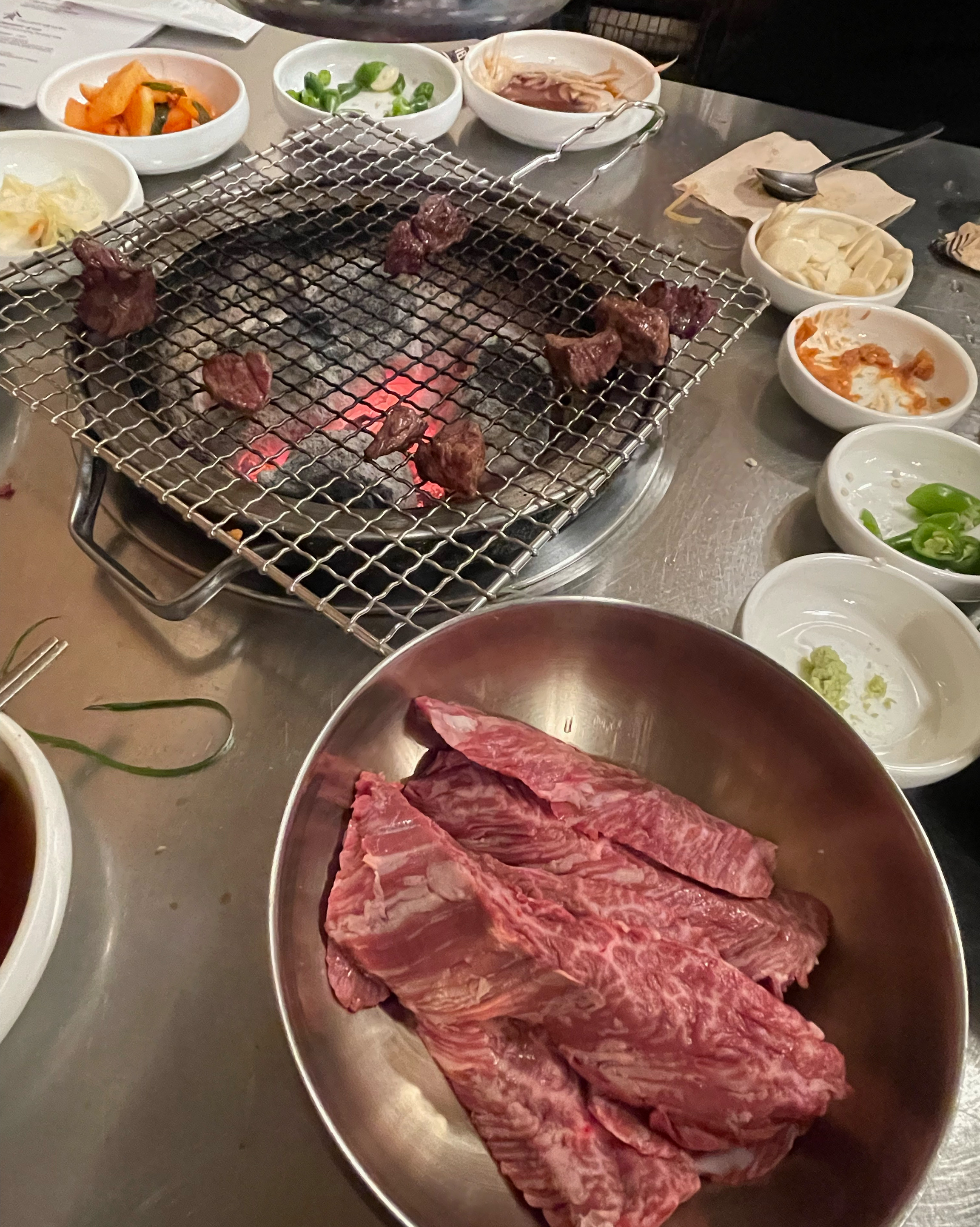 항상 다니지만 너무 고기 맛나고 깔끔해요 - 제주 맛집 명호마농갈비 연동본점