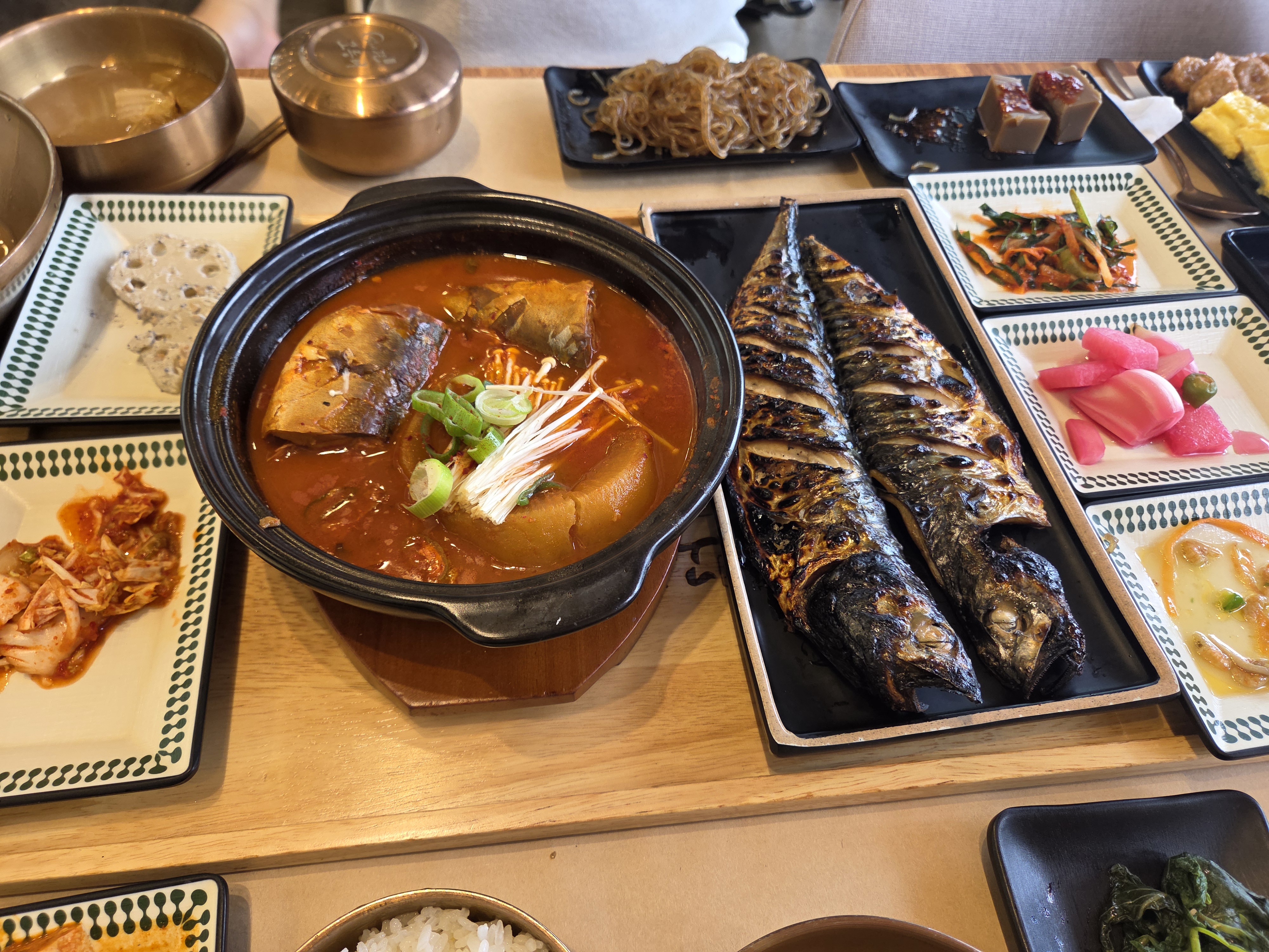 3층이라 오다가다 못 봤었는데 안 왔으면 클날뻔했어요 - 송정 맛집 달빛에구운고등어 부산송정점