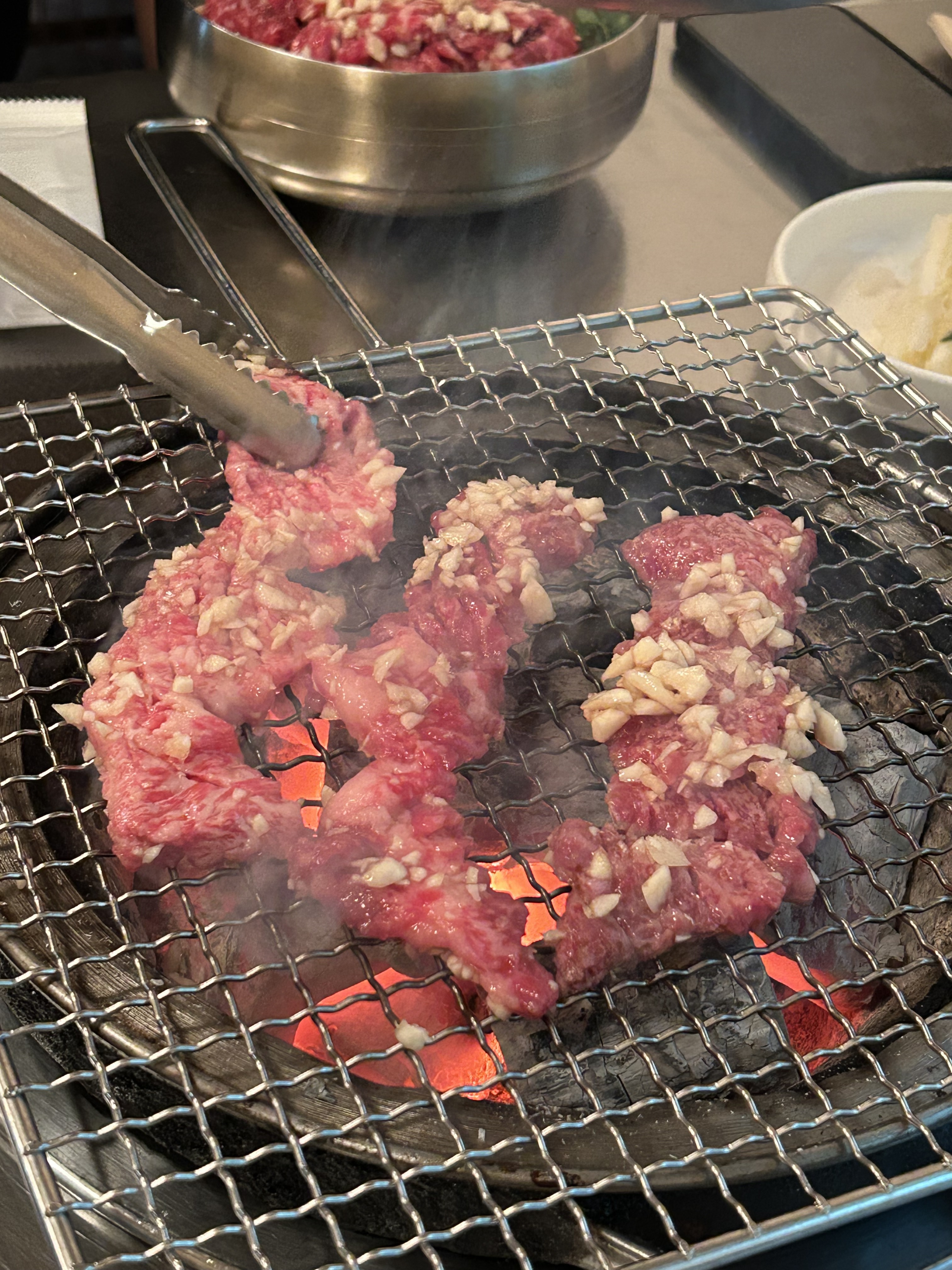 마농갈비 맛있었어요 ㅎㅎ 저희는 추가로 안창살도 먹었는데 안창살이 의외로 엄청 맛있었네요 - 제주 맛집 명호마농갈비 연동본점