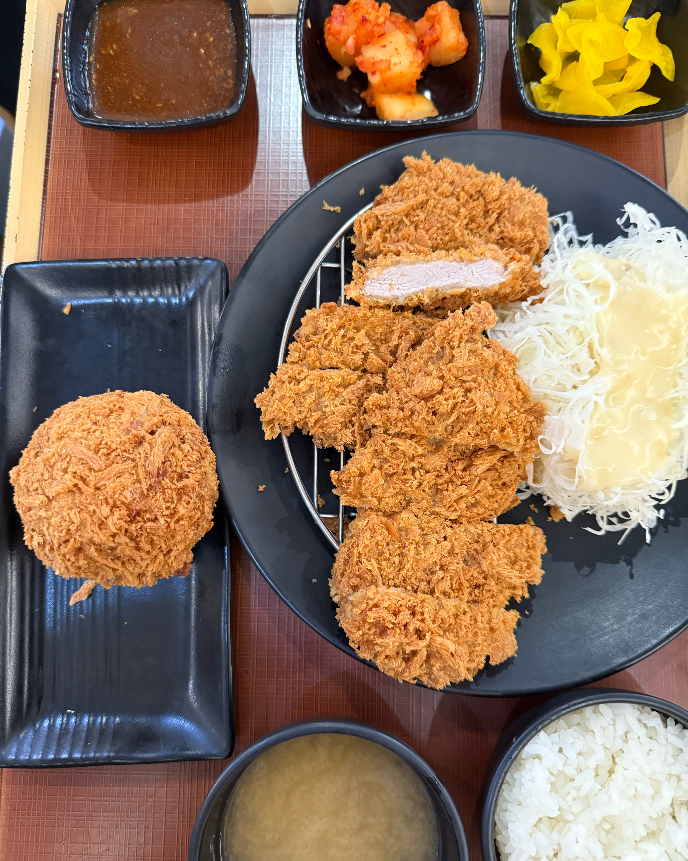저녁 먹으러 갔었는데 웨이팅은 길지 않았어요. - 제주 맛집 연돈