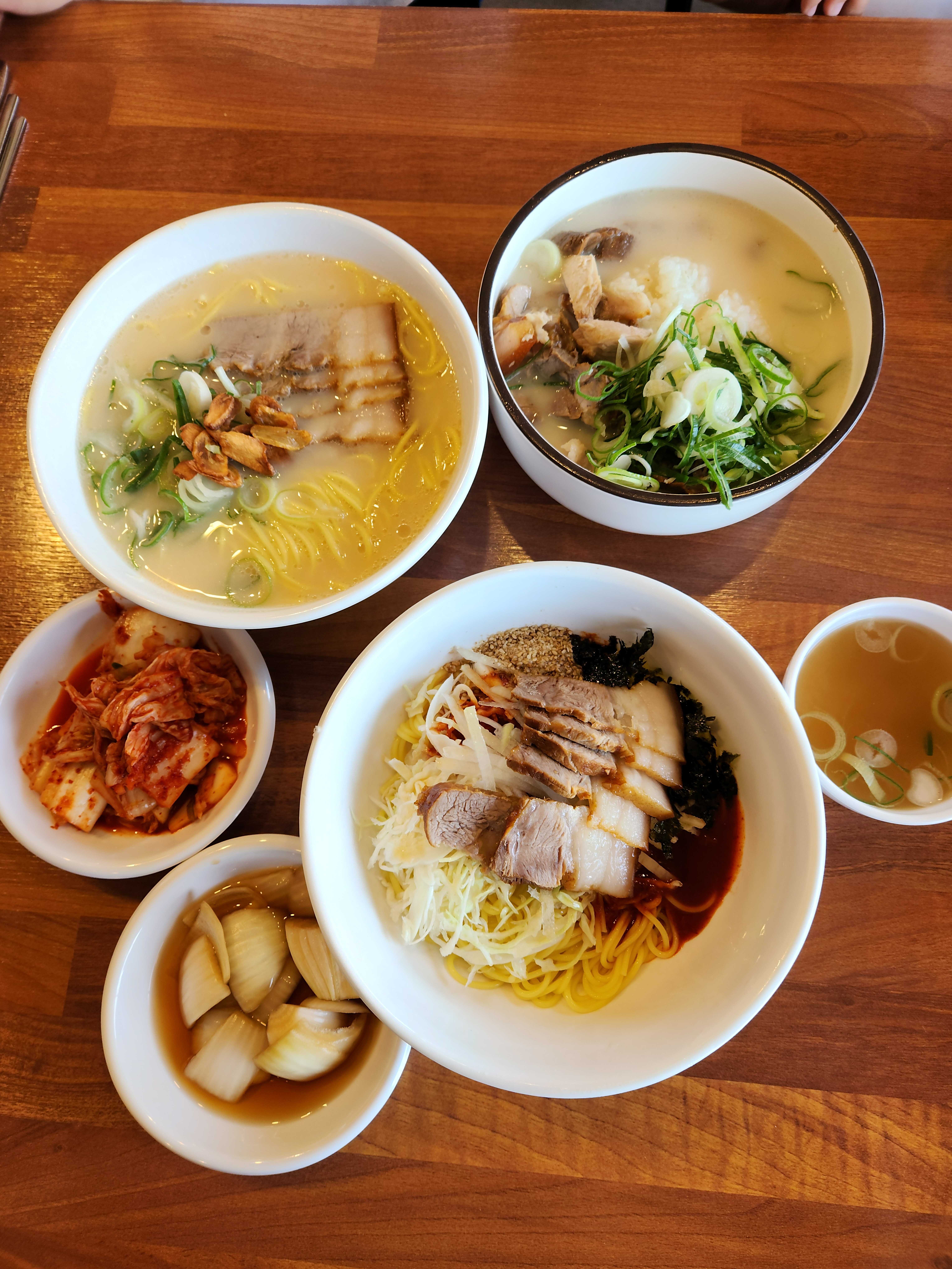 애월 바다를 끼고있어서 멋진뷰와 힐링하며 식사할수있어요. 음식 푸짐하고 맛있어요 - 제주 맛집 언덕집국수