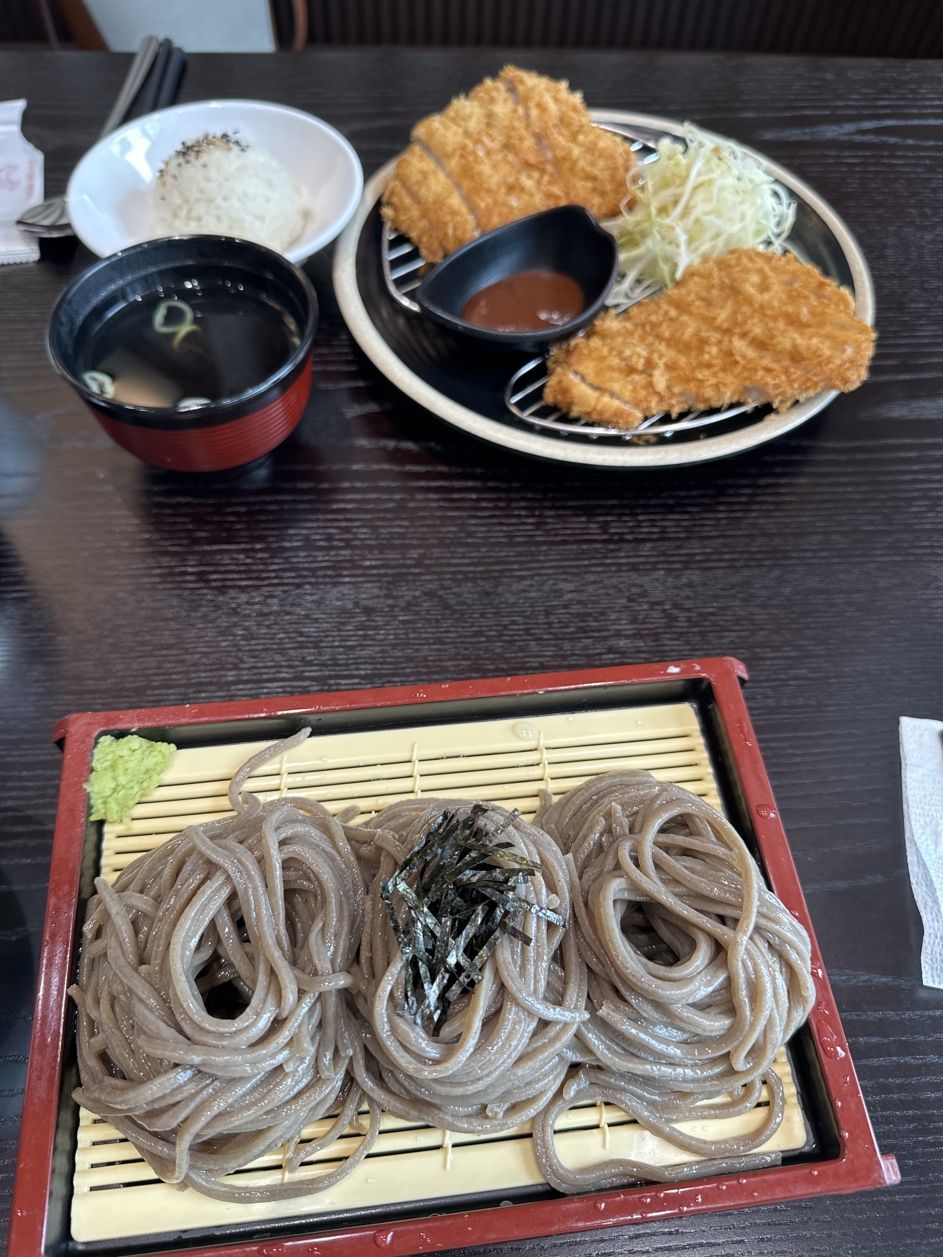 맛있고 주차도 편해요 매장도 크고 깔끔해서 방문하기 - 평촌역 맛집 삼동소바 평촌에이치타워점
