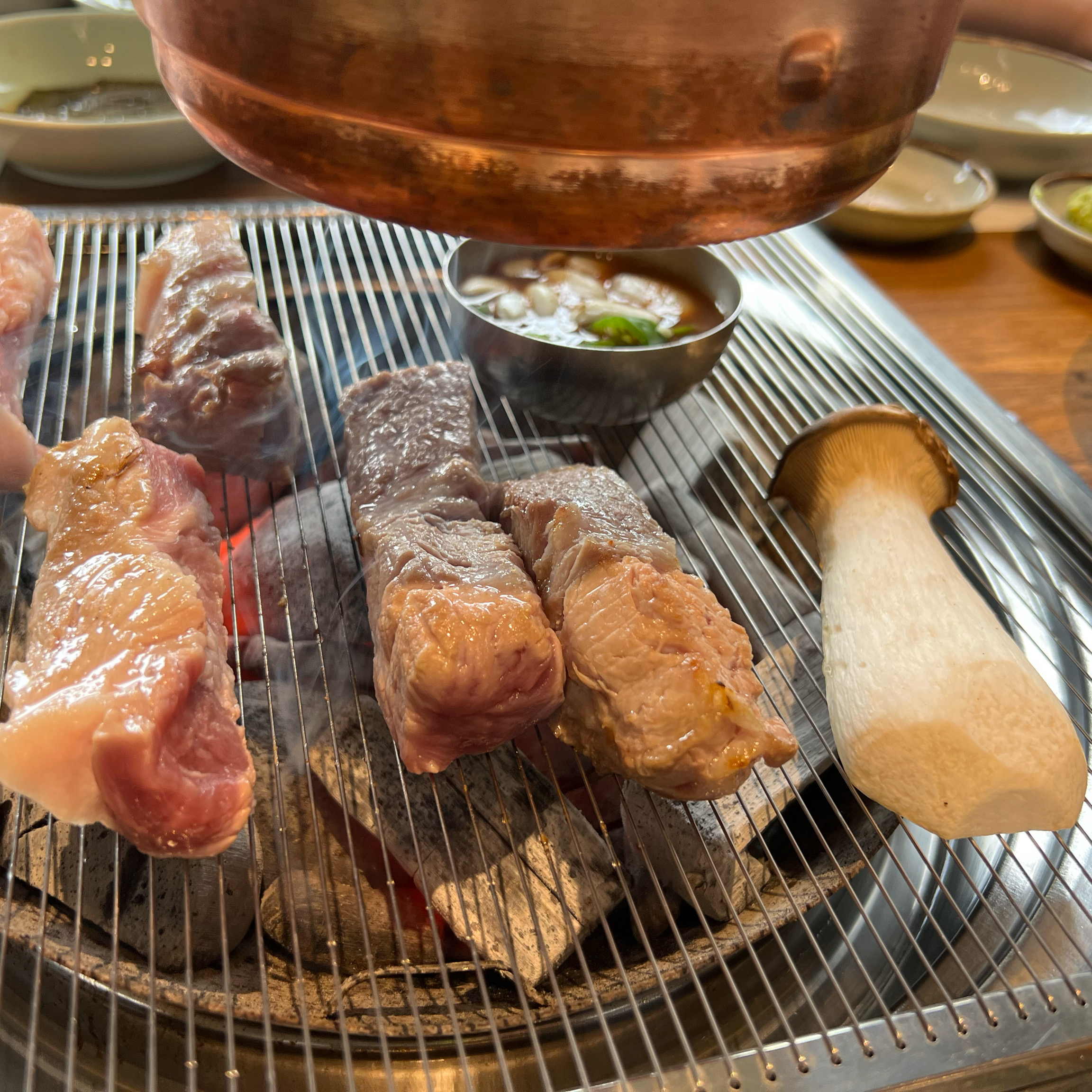 흑돼지 근고기 쫀득하이 맛있어요 - 인천 맛집 칠돈가 청라점