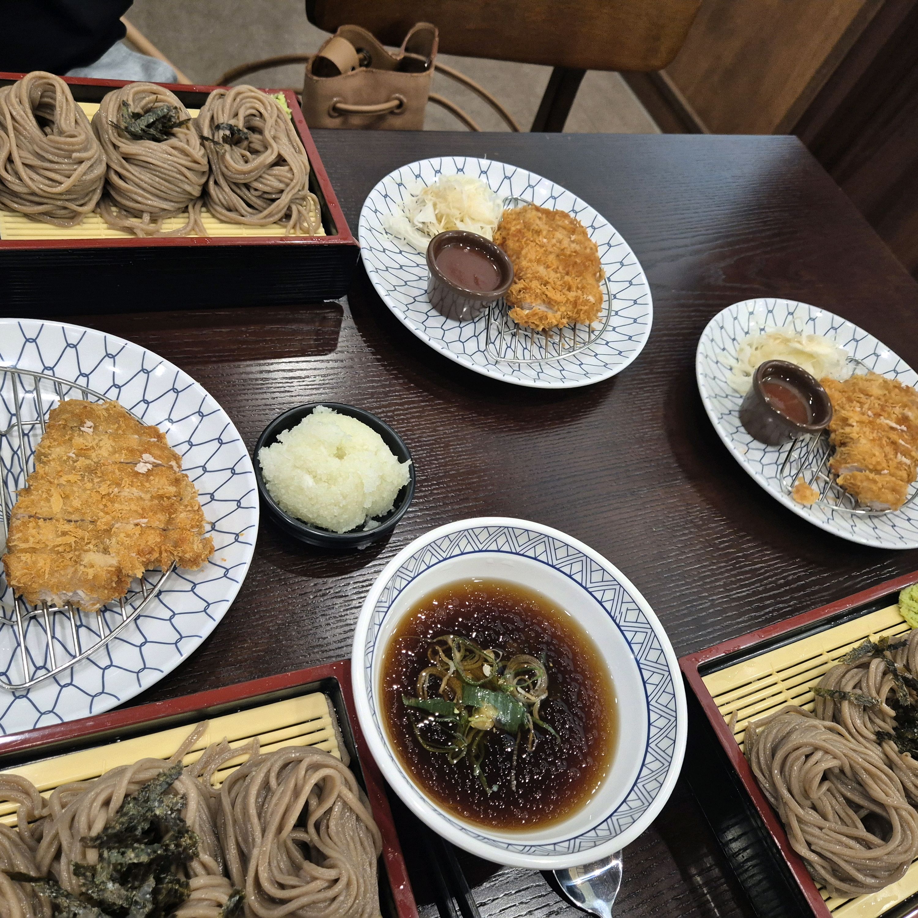 아이들과 자주 오는데 오늘같이 - 천안 청당동 맛집 삼동소바 천안구룡점