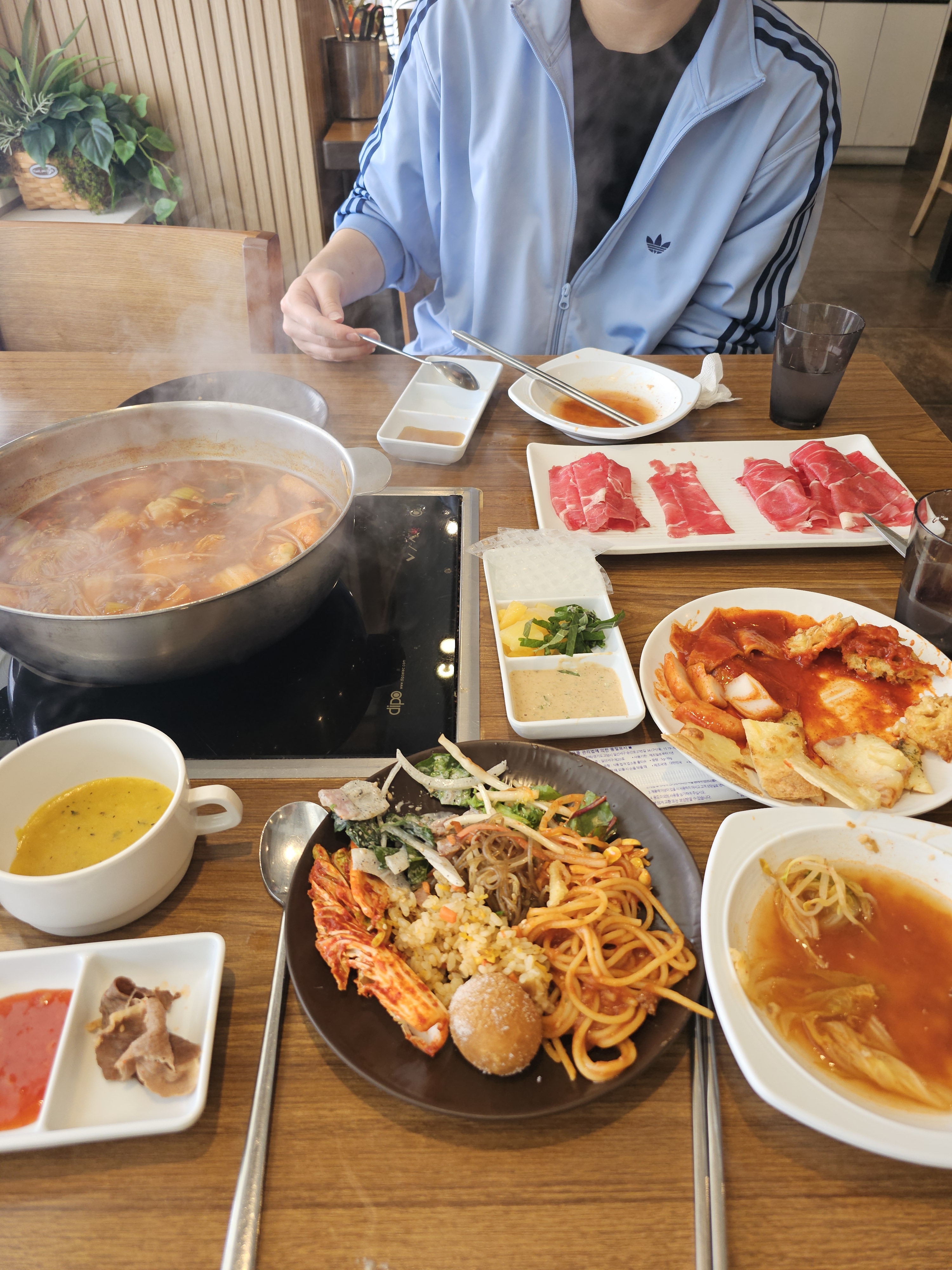 오랜만에 아들과 맛있는 점심먹으러 왔어요 - 인천 맛집 채운담 서구청 본점