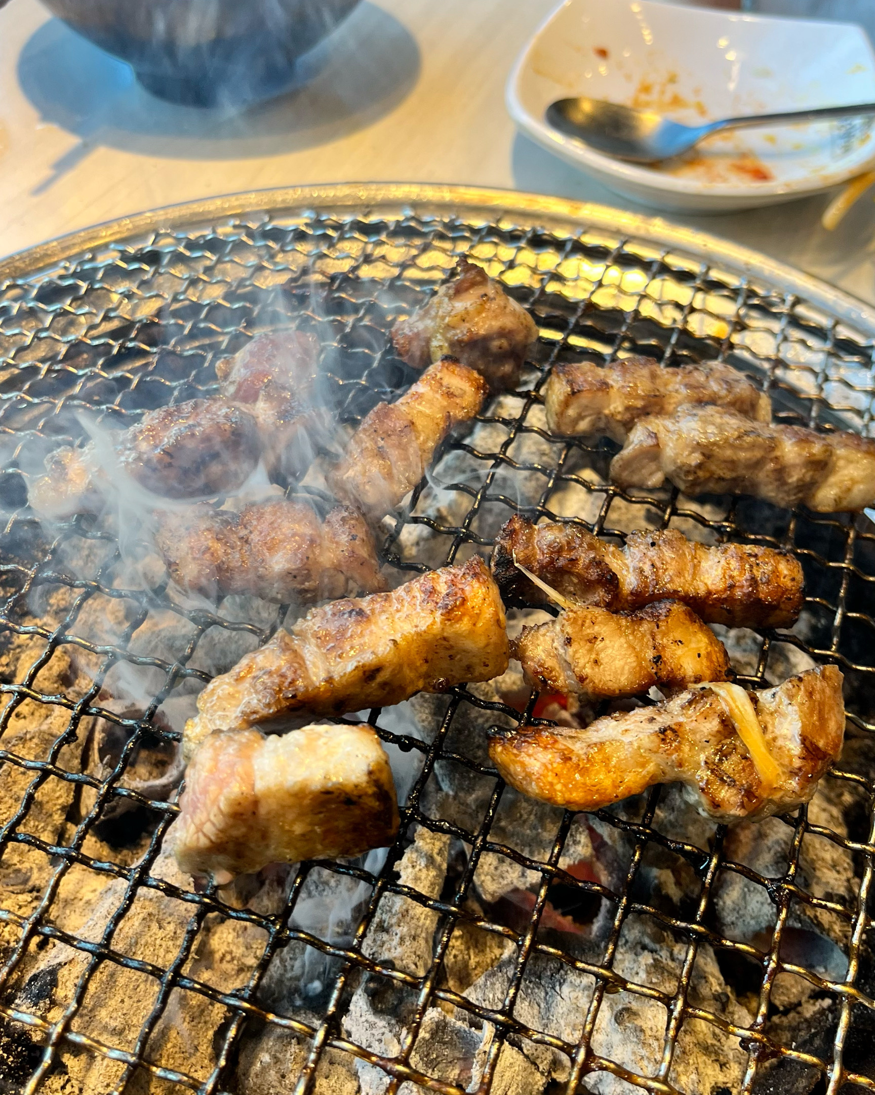 제주 명진사의 좋은점은 멜젓이 있다는 겁니다 무한리필집인데도 멜젓 맛있고 좋네요 갈비 먹고