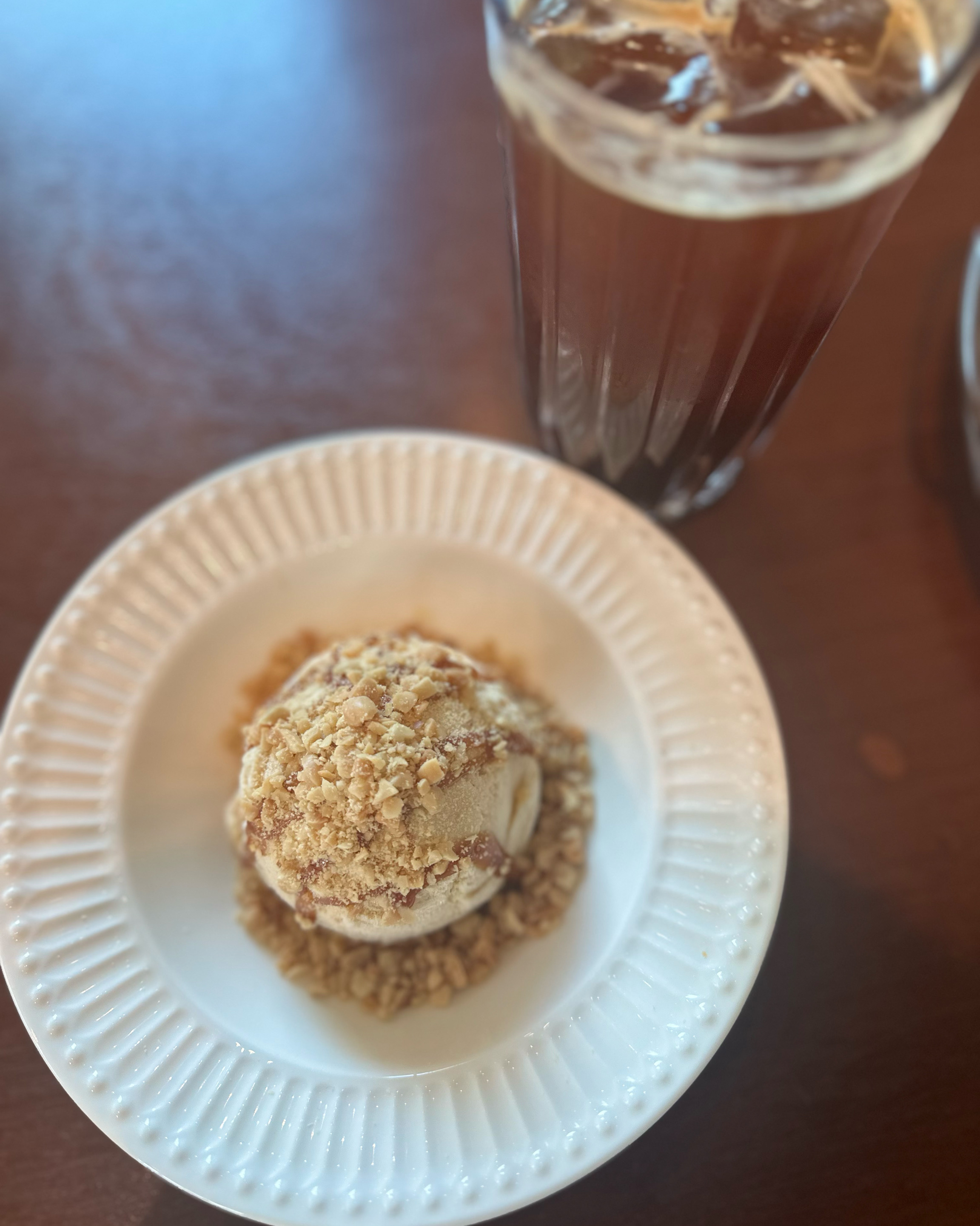 혼자 온 뚜벅이 여행에 적게 먹는 편이어서 먹고 싶어도 못 먹었는데 공항 근처에 마침 먹고