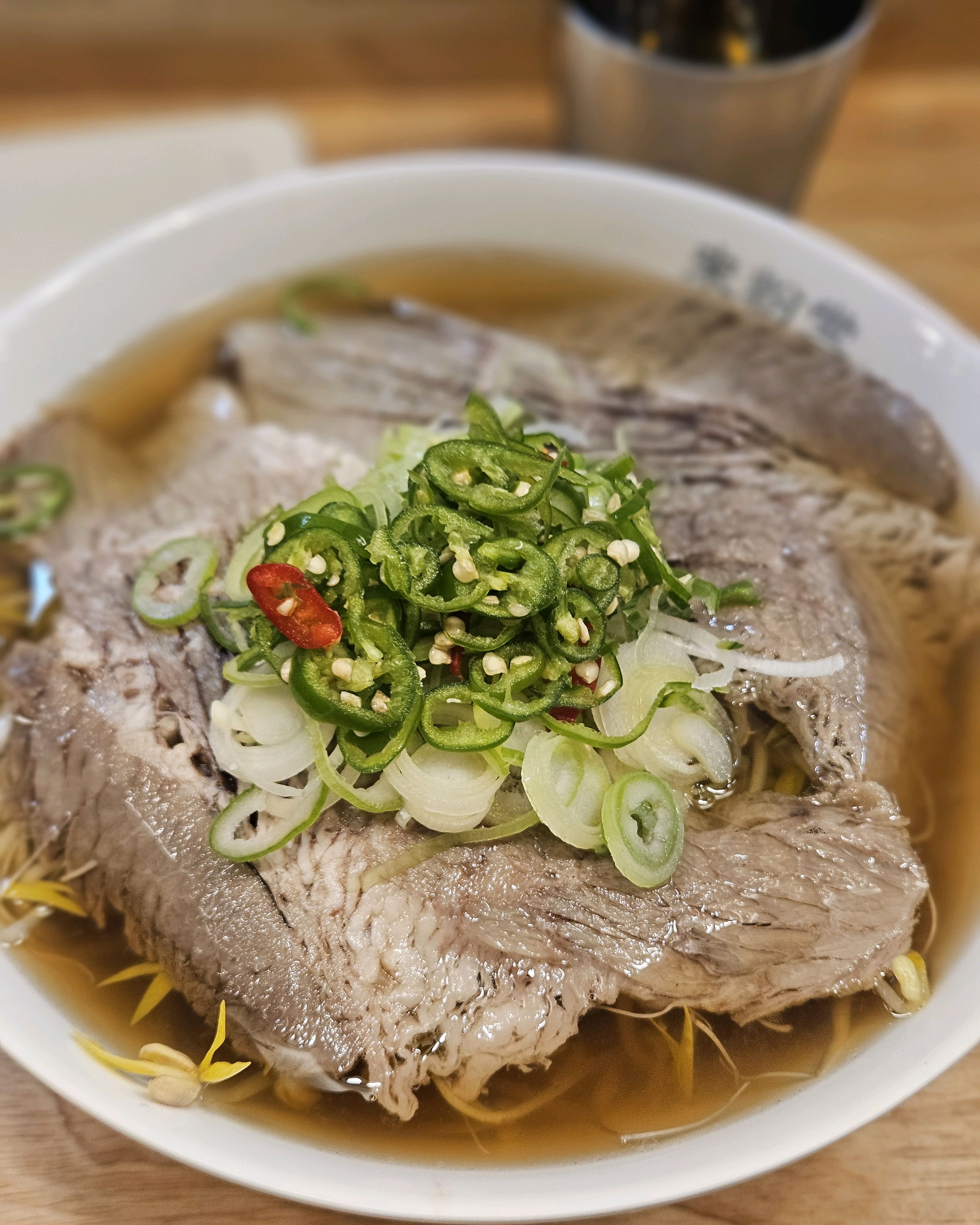 음식이 맛있고 양이 많아요! 매장도 깔끔하고 직원분둘도 친절하세요! 다음에 또 올것같아요!