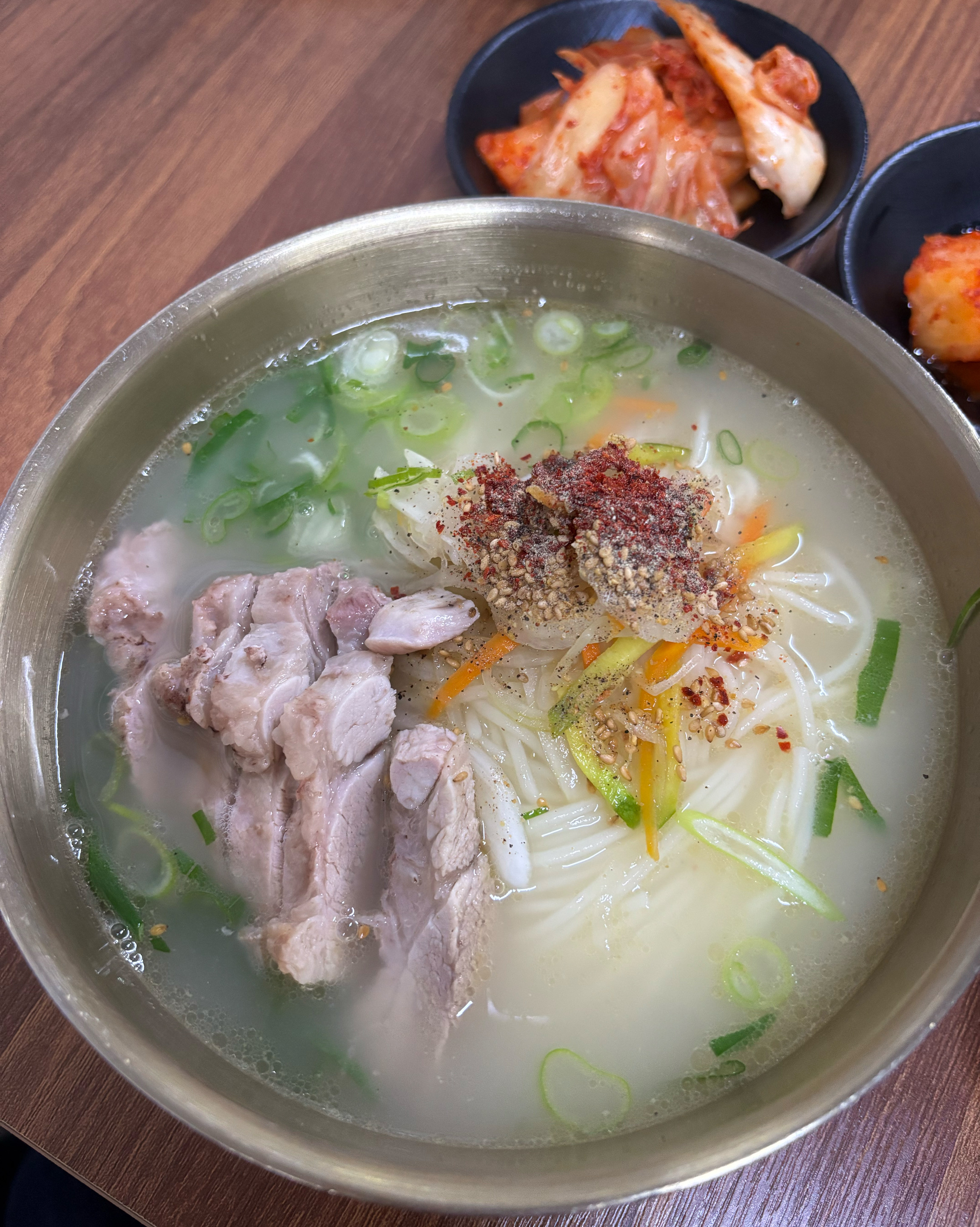 고기국수 유명한 금복식당 ㅎㅎ 사장님도 친절하시구 - 제주 맛집 동문시장고기국수 금복식당