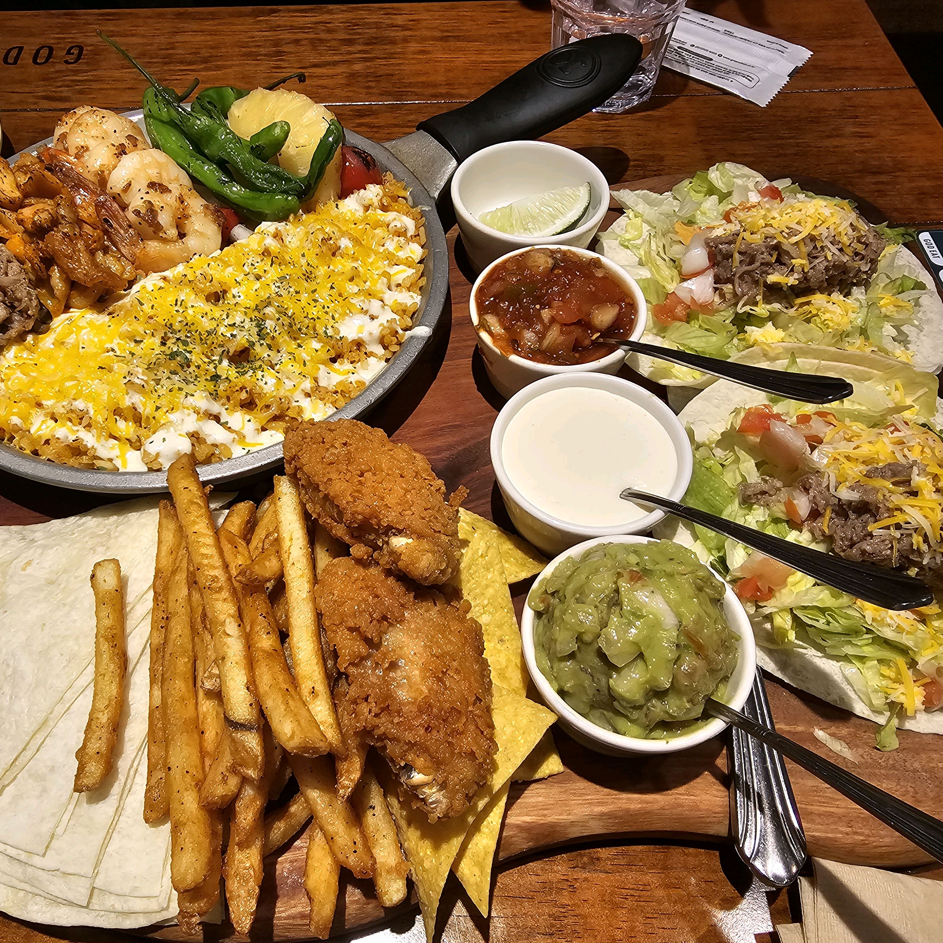딸아이가 멕시코 음식 먹고 싶다고 해서 왔는데 양도 많고 음식도 맛있고 즐거운 시간 보내