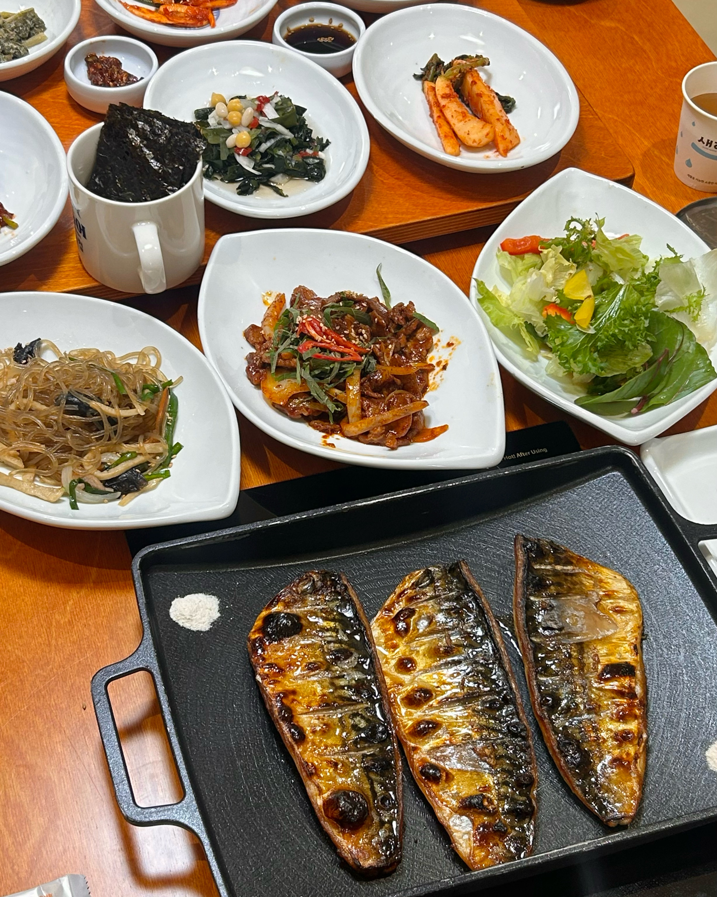 화덕에 구운 고등어 구이도 맛있고 반찬도 정갈하게 잘 나와요! 시부모님이랑 함께 방문했는데