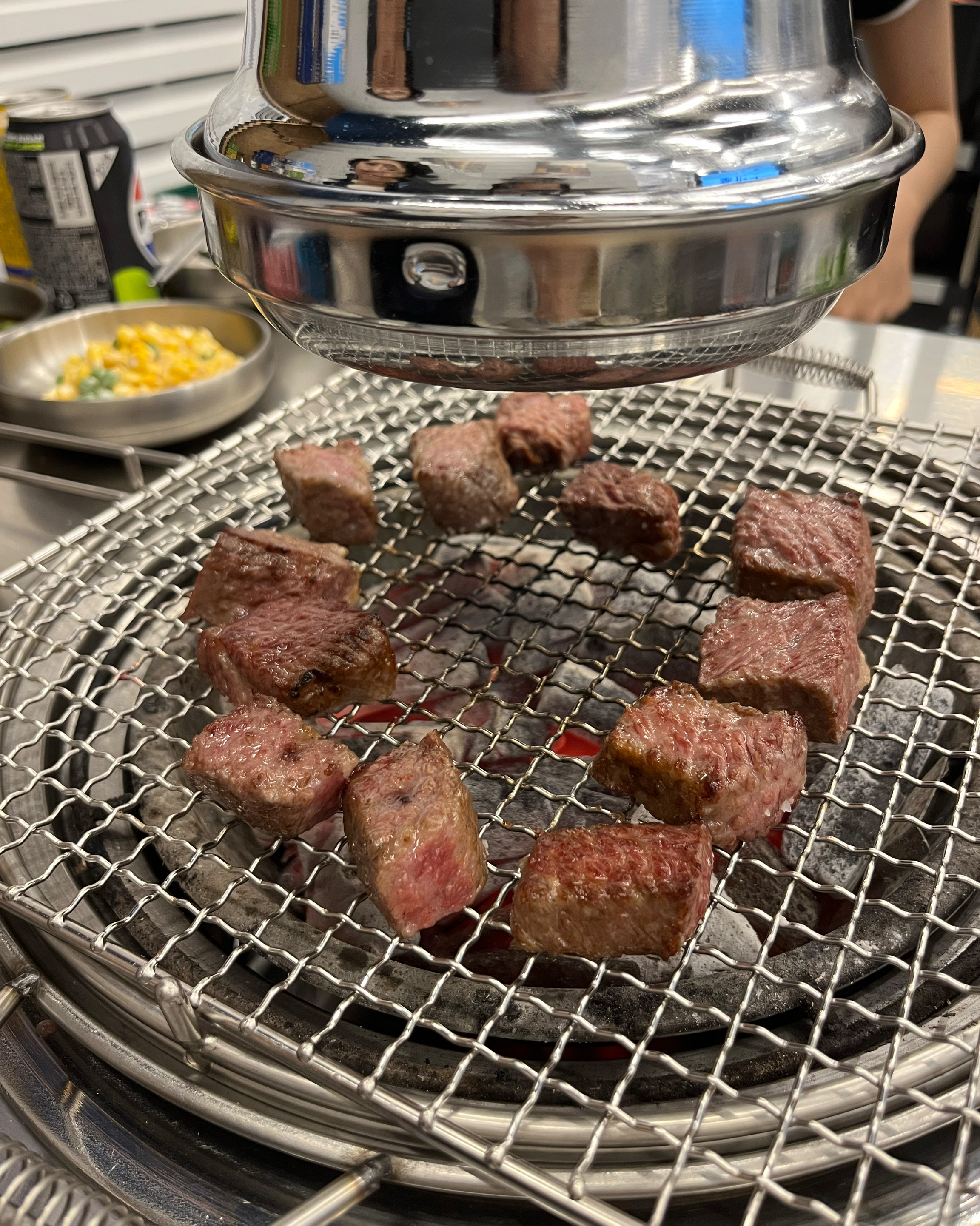 깍둑꽃살 부드러워서 맛있게 먹었어요! 고기 종류 외에 후식 종류도 많아서 만족스럽게 먹었습