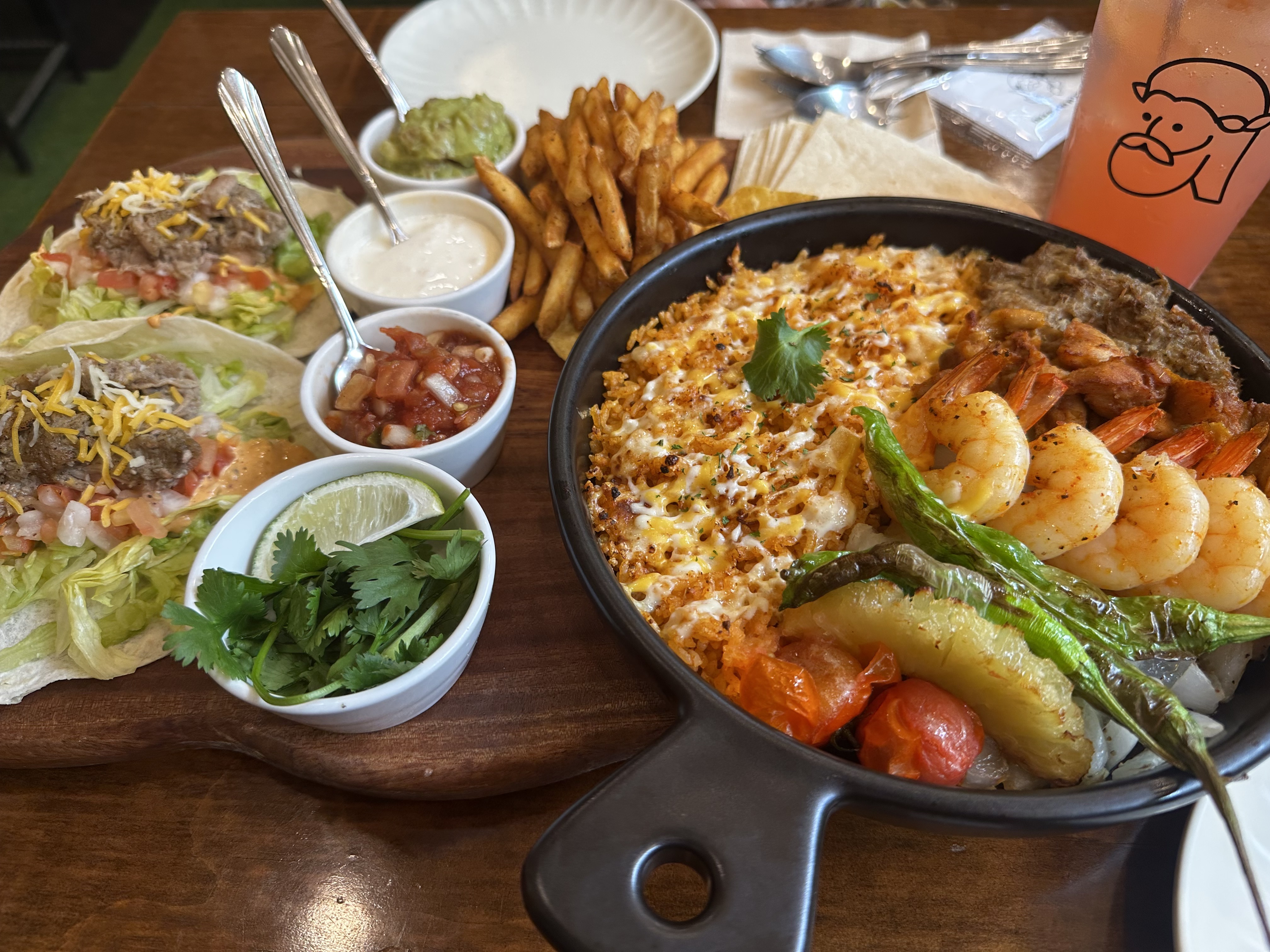 엄마랑 와서 2인 먹었는데 엄청 배불리 먹었어요! - 죽전역 맛집 갓잇 보정카페거리점
