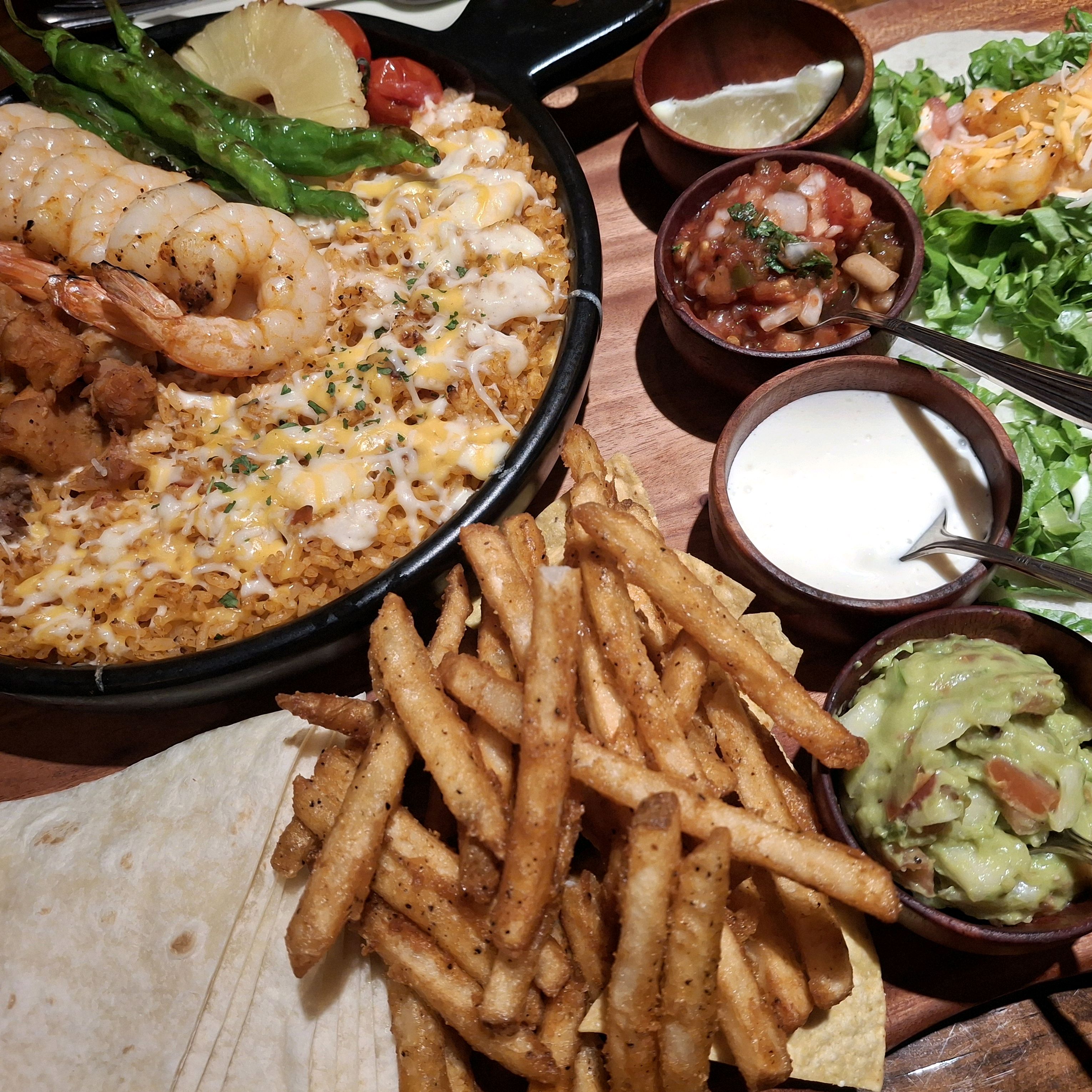 친절하시고 역시 맛집인 이유가 있네요! 세트메뉴 시켰는데 양도 적당하고 너무 맛있어요!👍👍