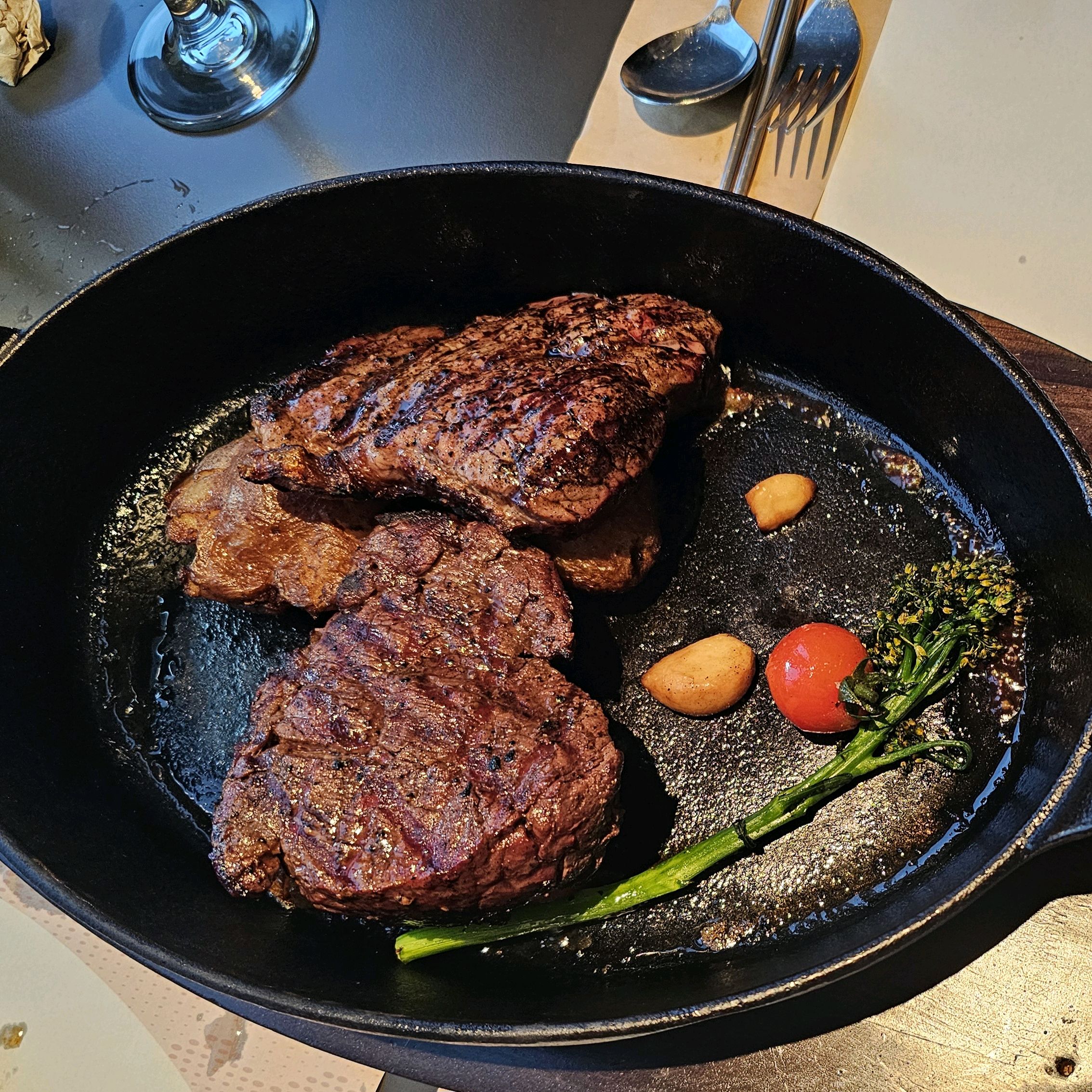 늘 샐러드바만 이용했는데ㅡ 현대카드 70%라 간만에 스테이크까지 시켰네요~ㅎ - 제주 맛집 빕스 제주점