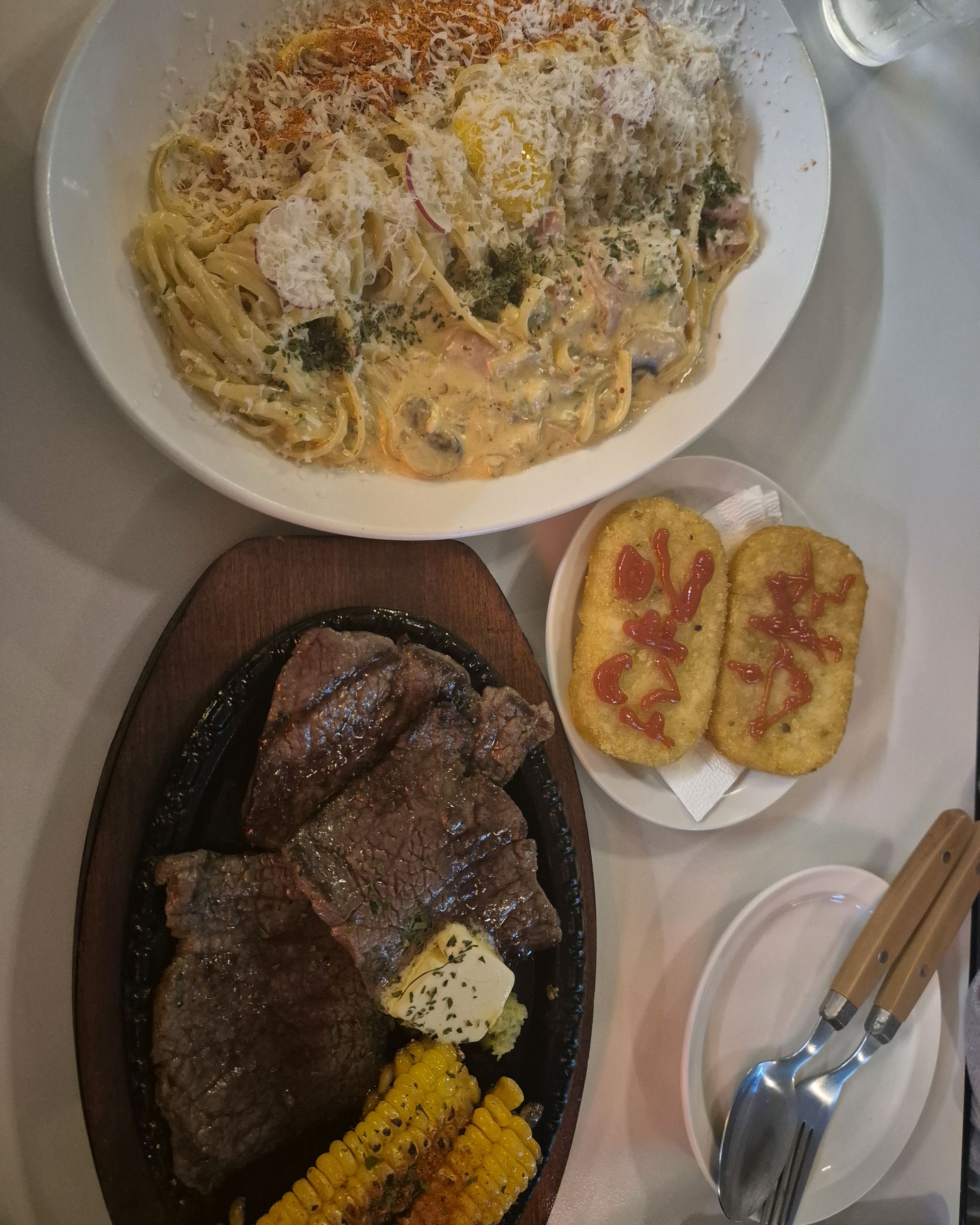 인테리어도 너무 이쁘고 맛은 말해뭐해,,,특히 청양파스타랑 치즈카츠는 진짜 맛있어서 올때마